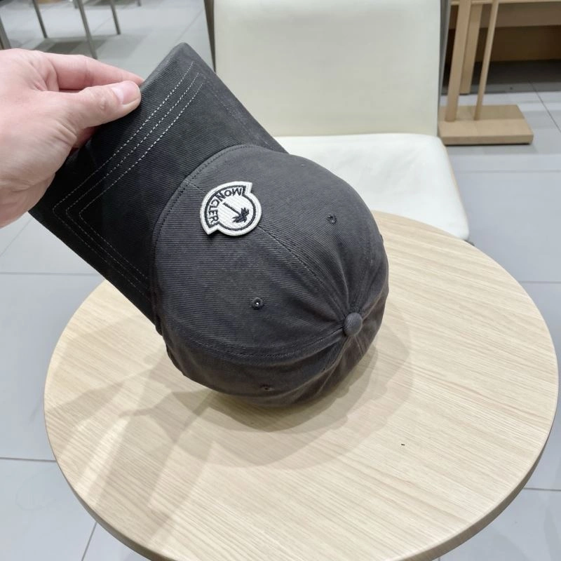 Trendsetting Moncler Caps 257330