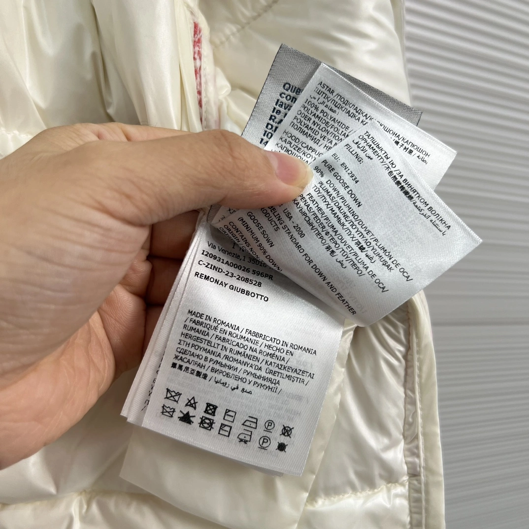 SunProtective Moncler Down Jackets 146693