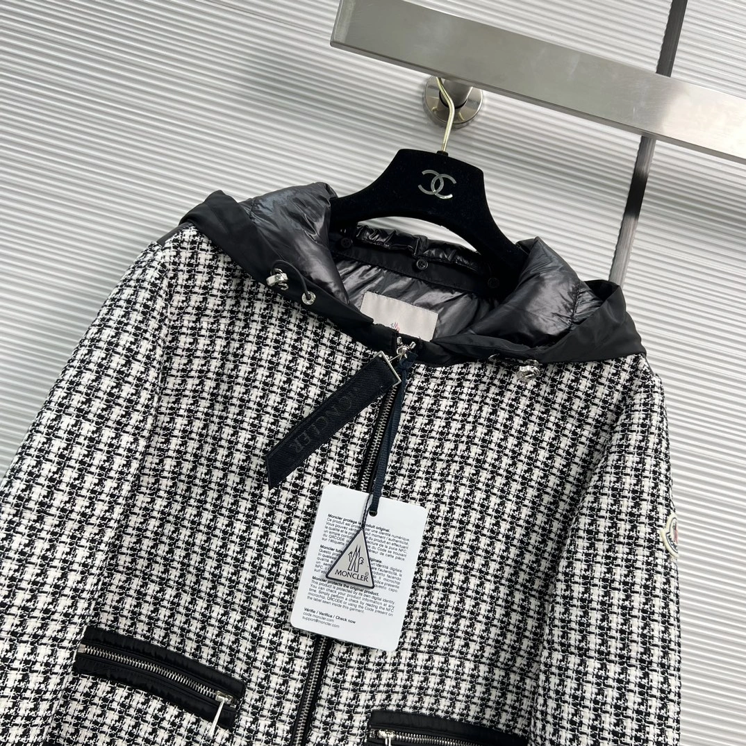 Moncler Down Jackets EasyMatch 146703
