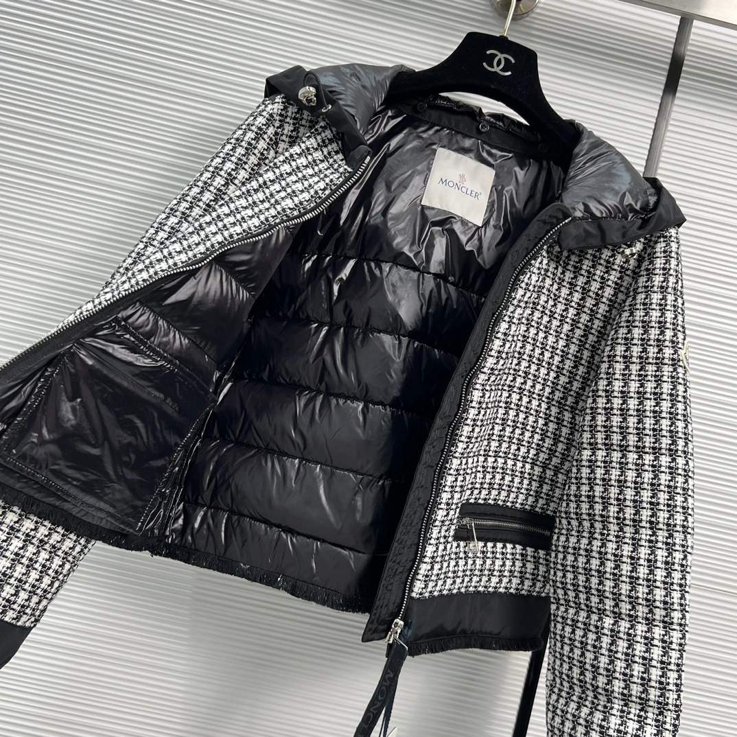 Moncler Down Jackets EasyMatch 146703
