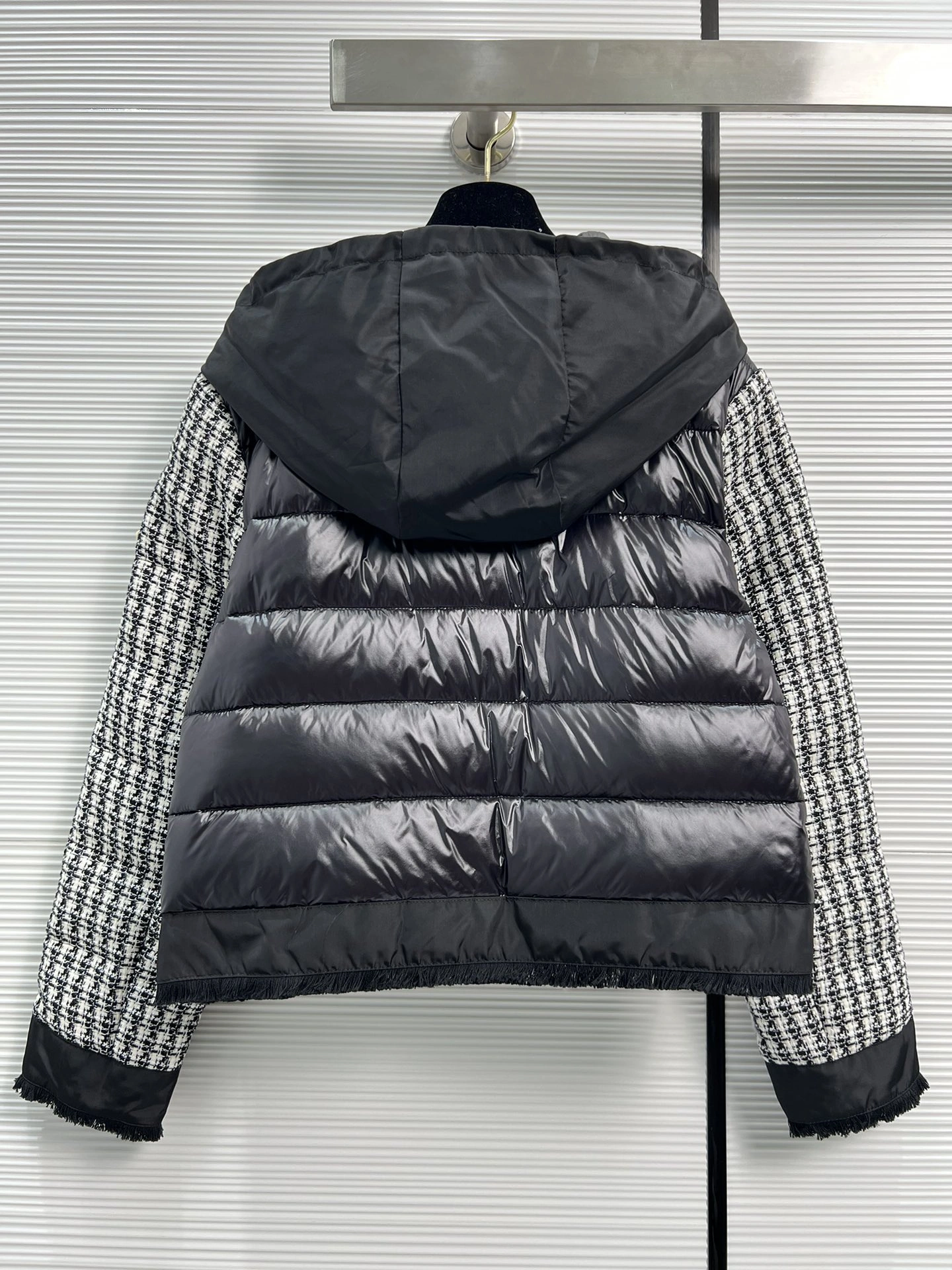 Moncler Down Jackets EasyMatch 146703