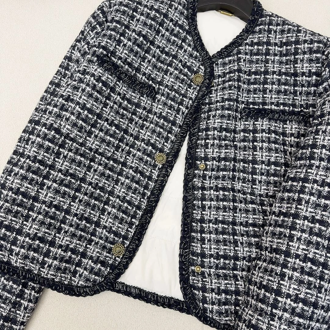 Moncler Down Jackets EasyMatch 146689