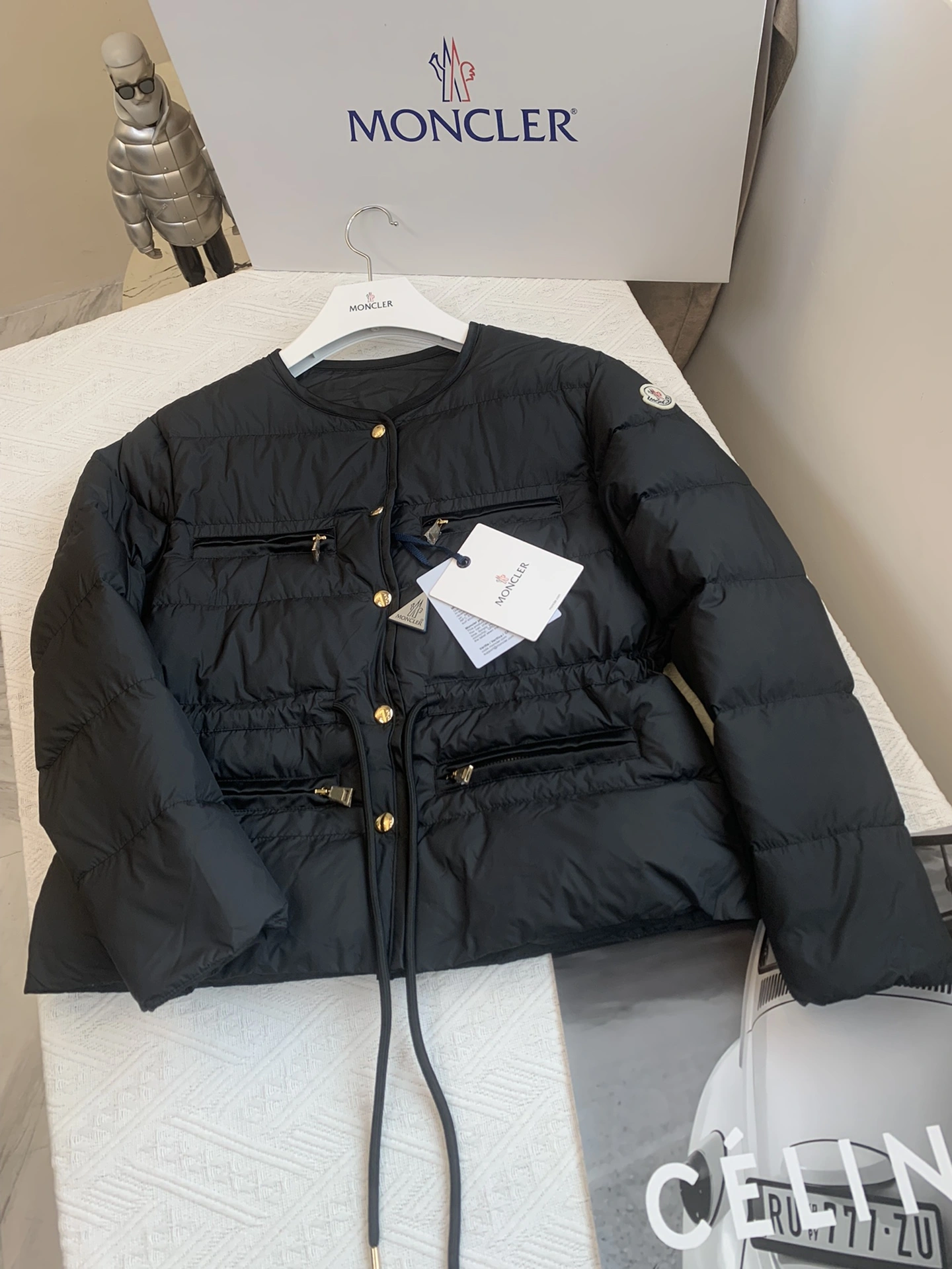 Fashionable Moncler Down Jackets 146691