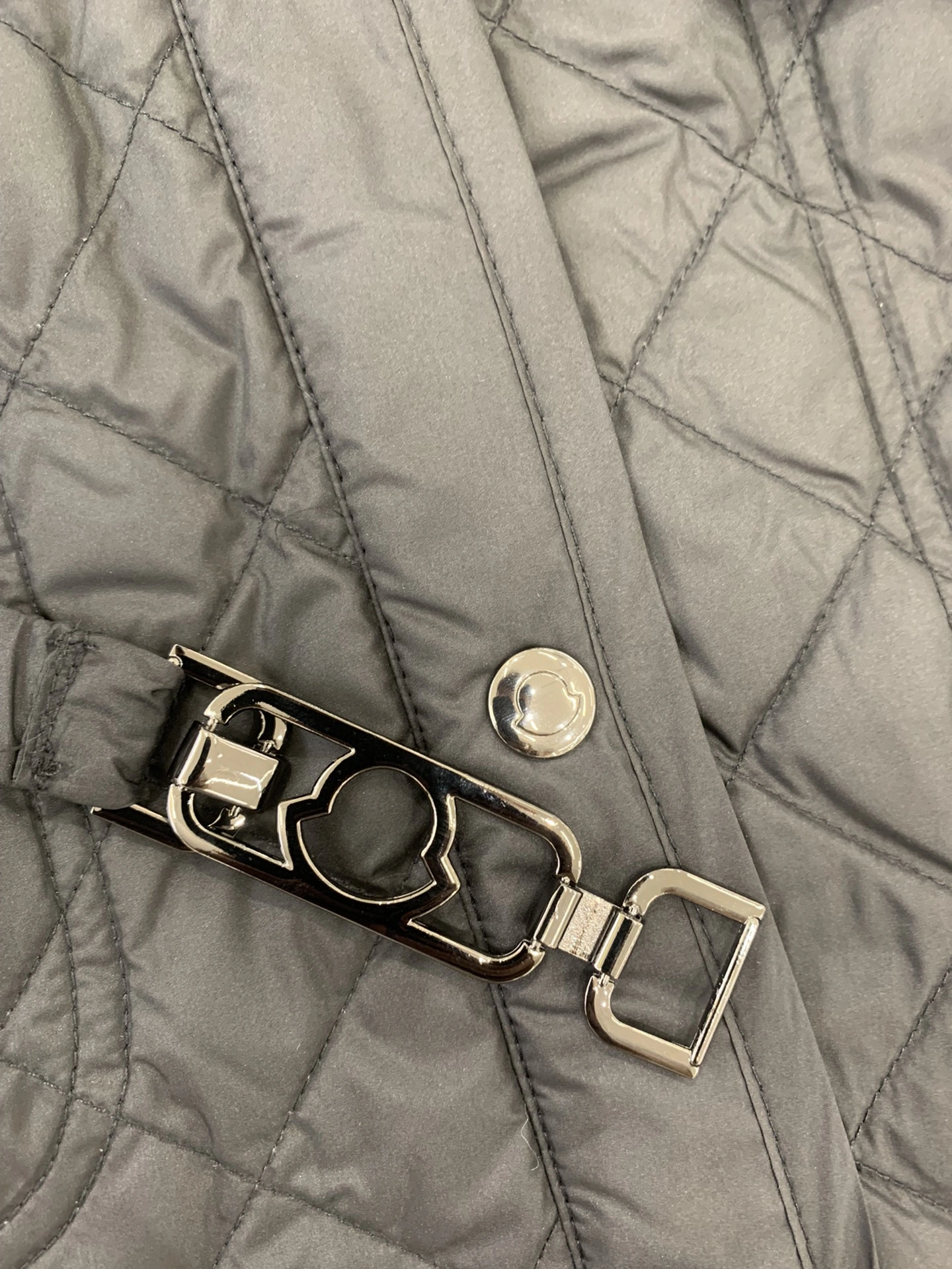 Moncler Down Jackets Trendsetting 146685