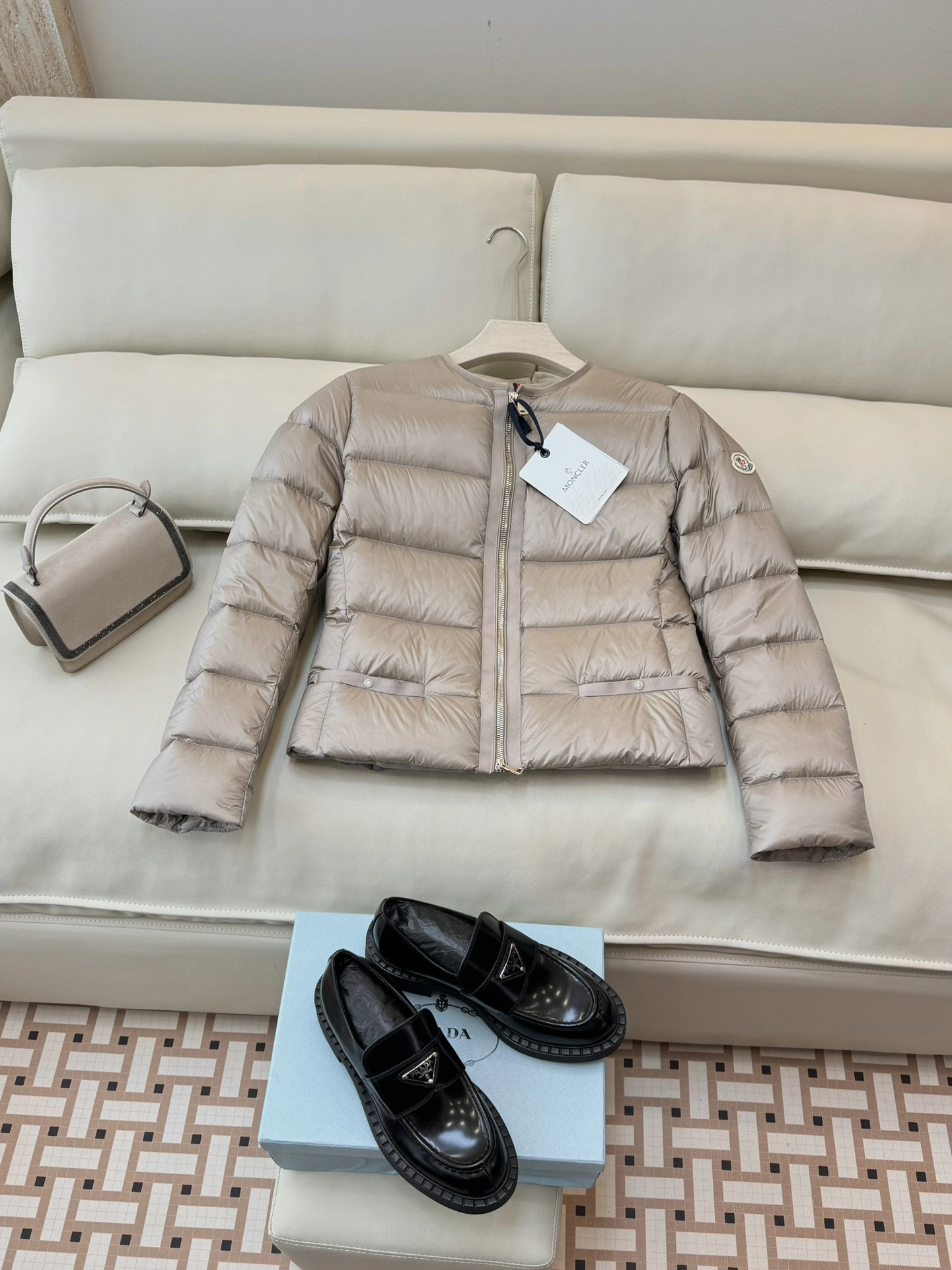 Moncler Down Jackets Flexible 146682