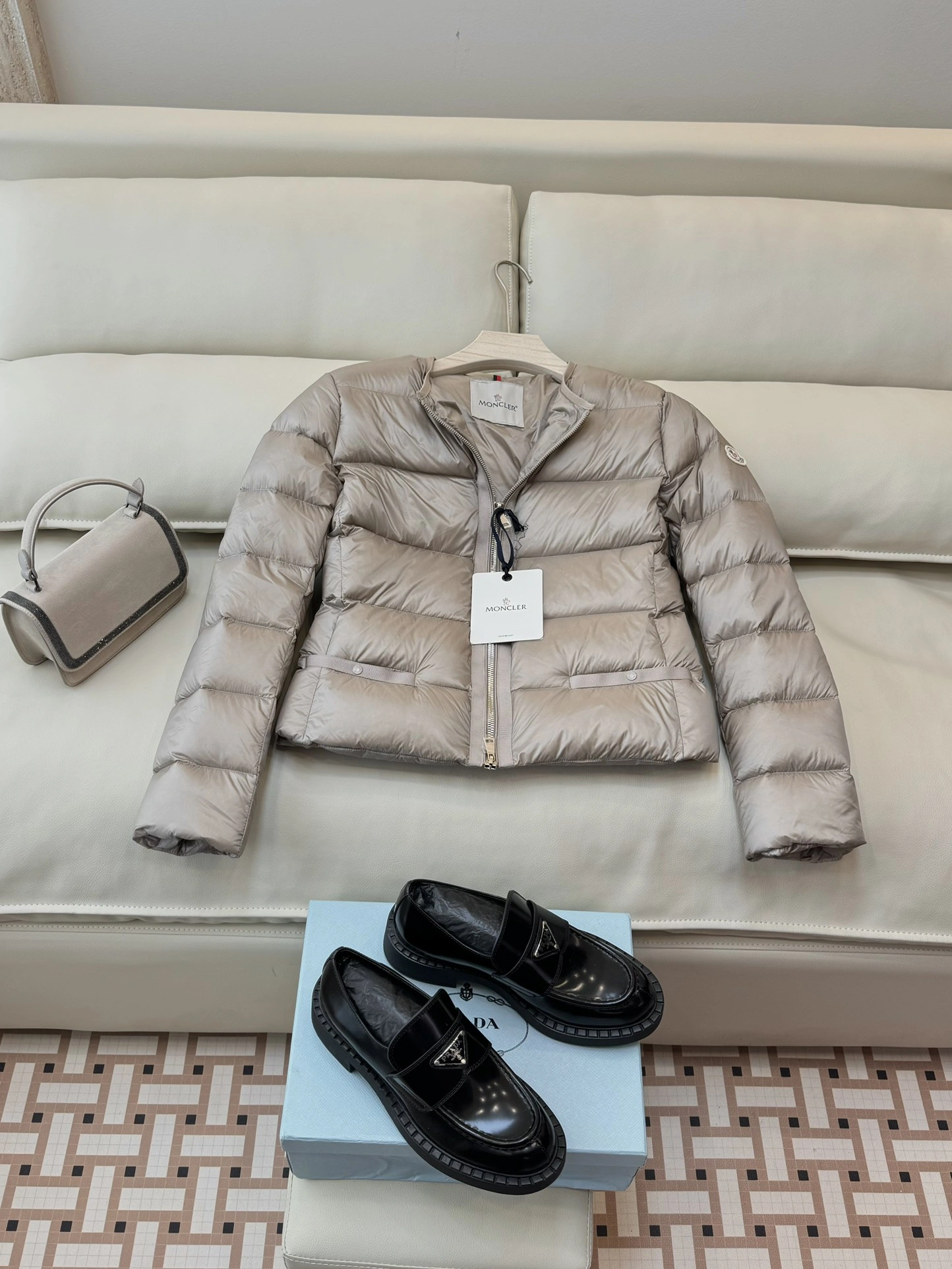 Moncler Down Jackets Flexible 146682