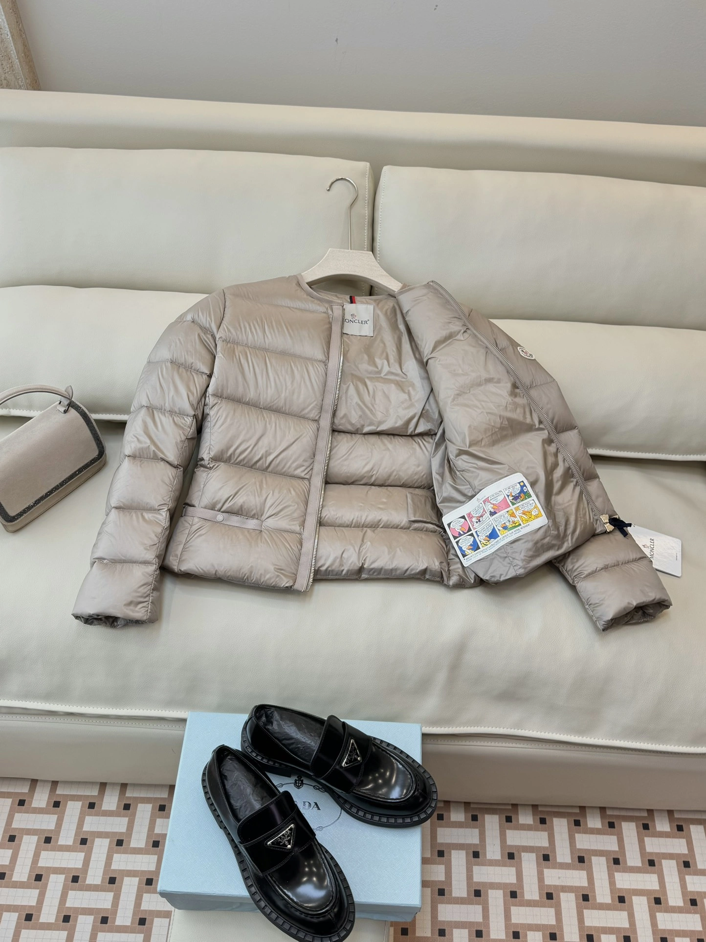 Moncler Down Jackets Flexible 146682