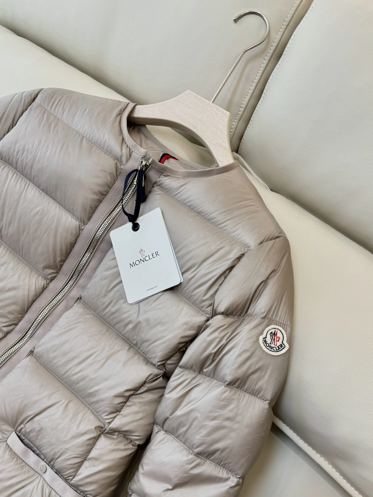 Moncler Down Jackets Flexible 146682