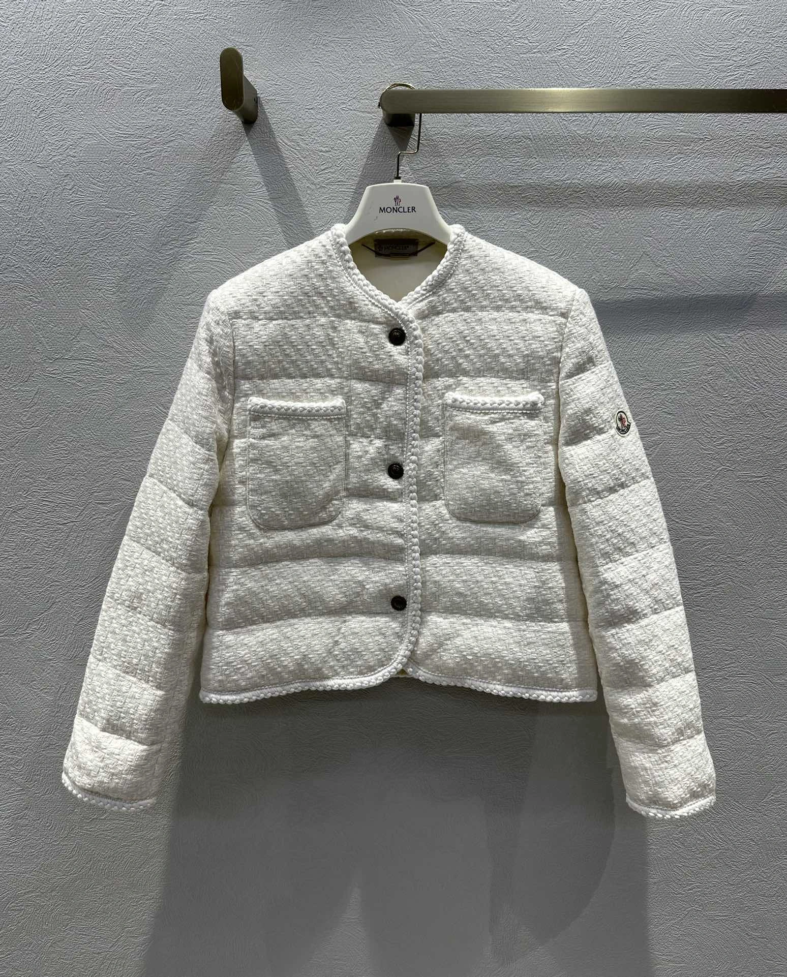 Moncler Down Jackets WellDesigned 146677