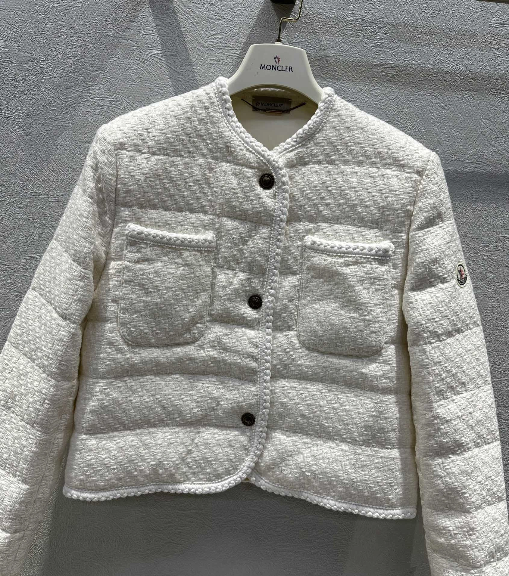 Moncler Down Jackets WellDesigned 146677
