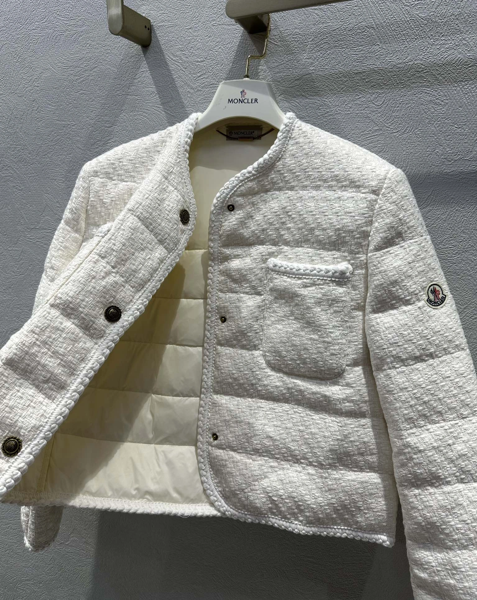 Moncler Down Jackets WellDesigned 146677