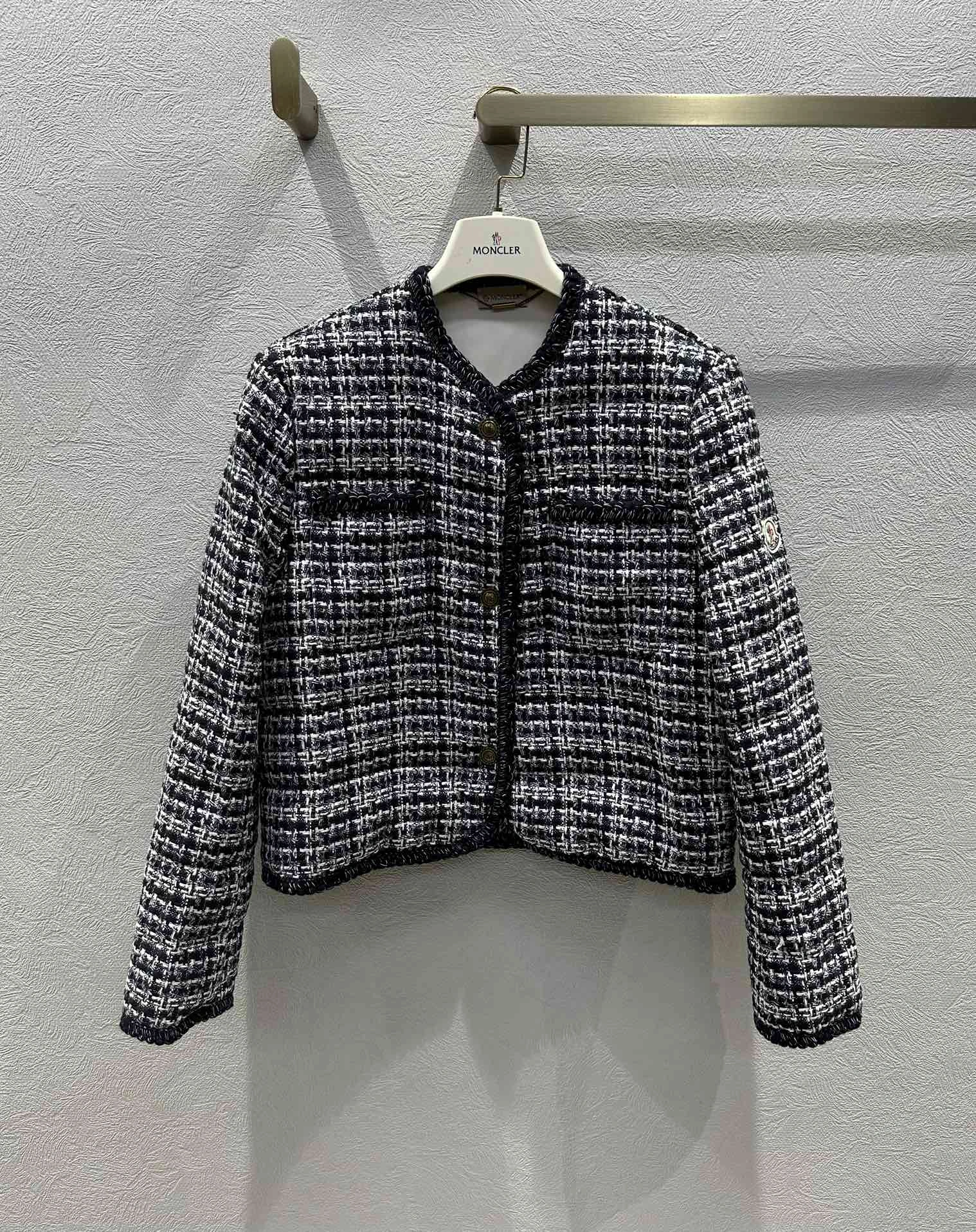Compact Moncler Down Jackets 146670