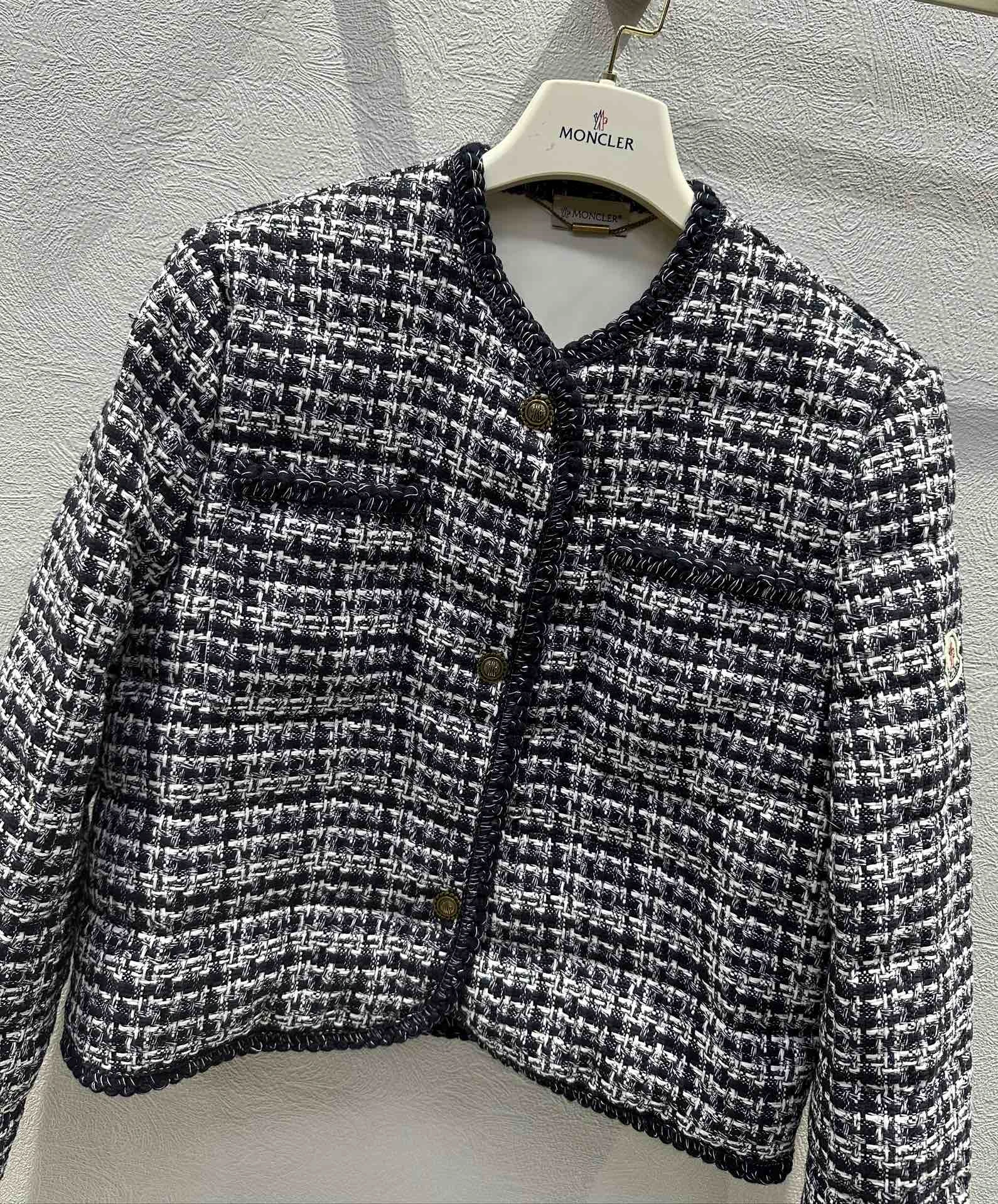 Compact Moncler Down Jackets 146670