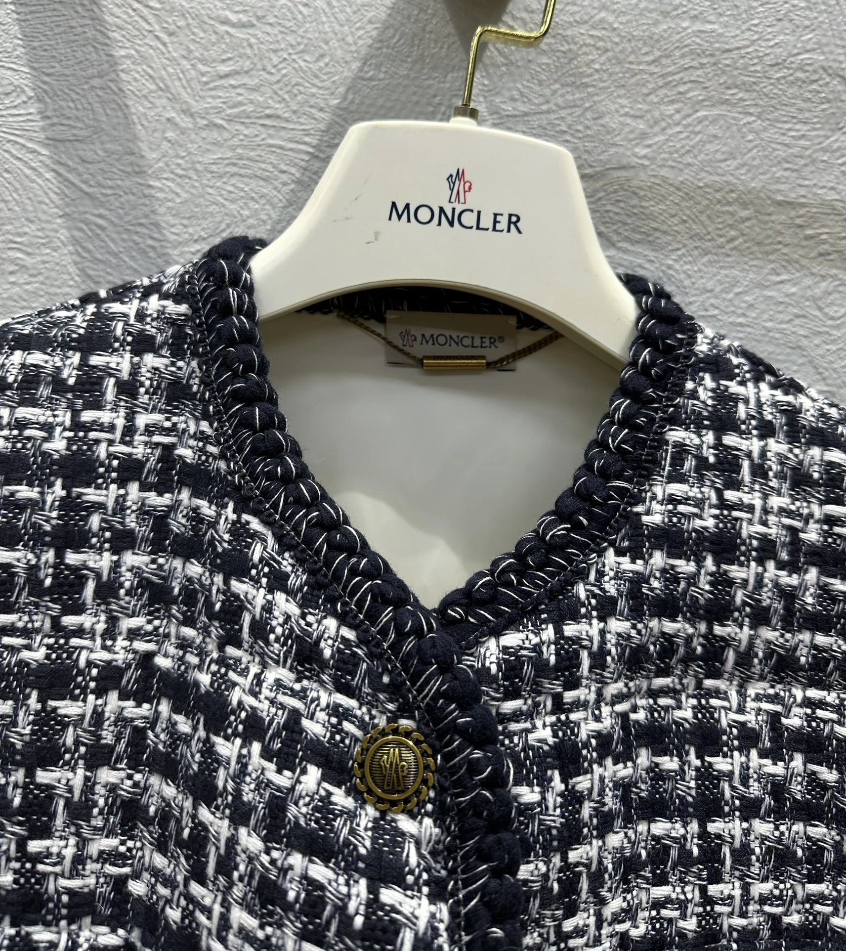 Compact Moncler Down Jackets 146670