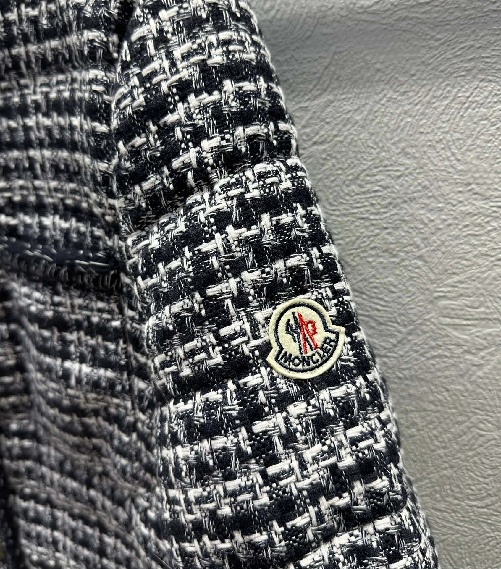Compact Moncler Down Jackets 146670