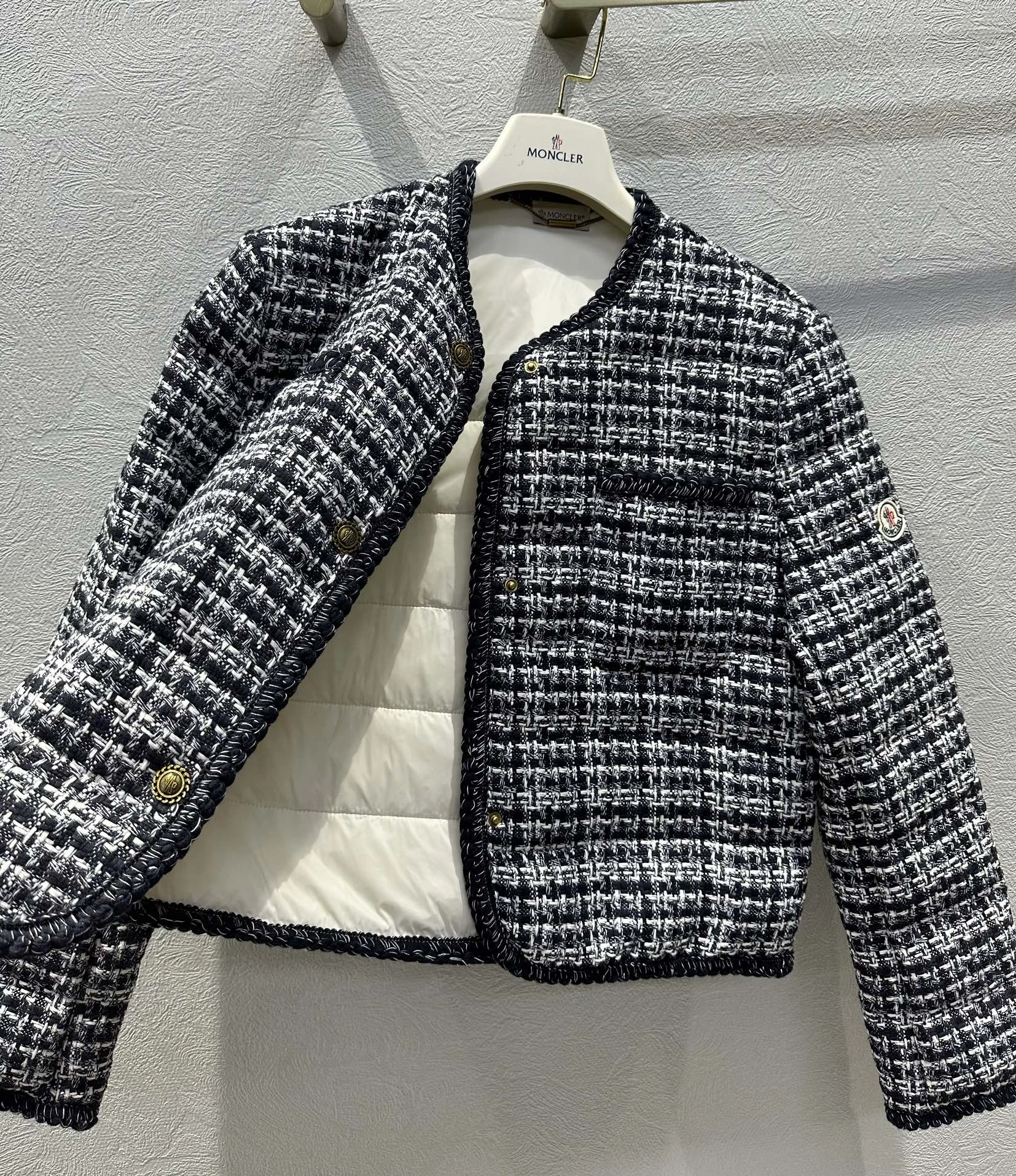 Compact Moncler Down Jackets 146670