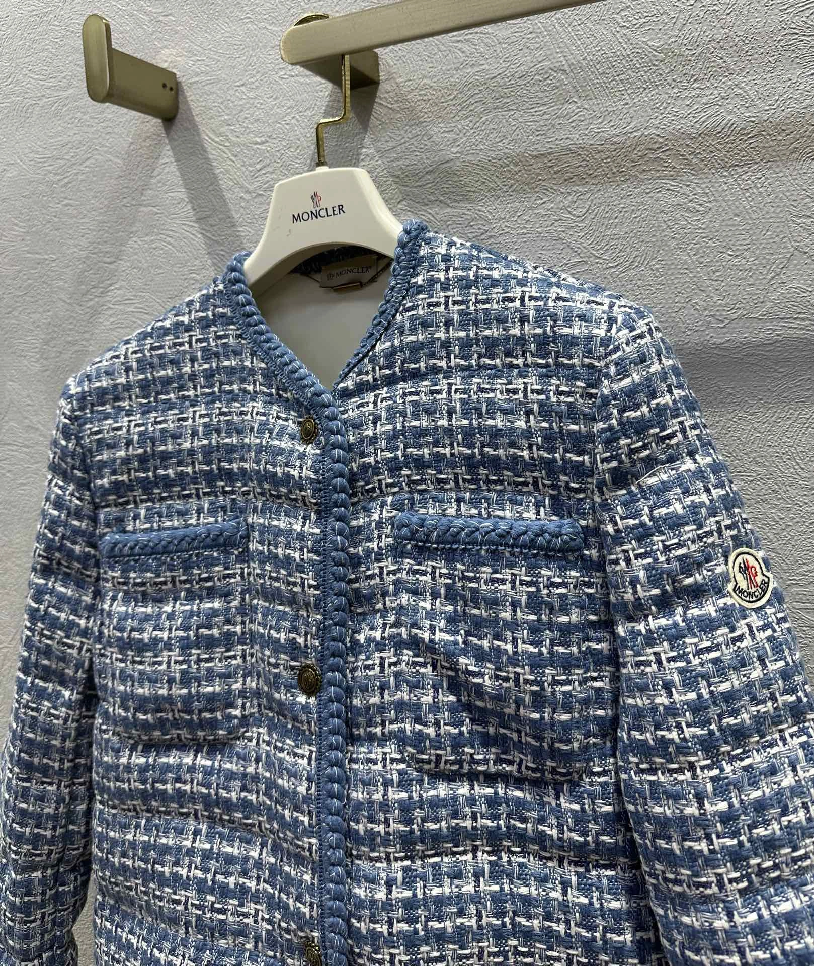 Moncler Down Jackets TimelessDesign 146667