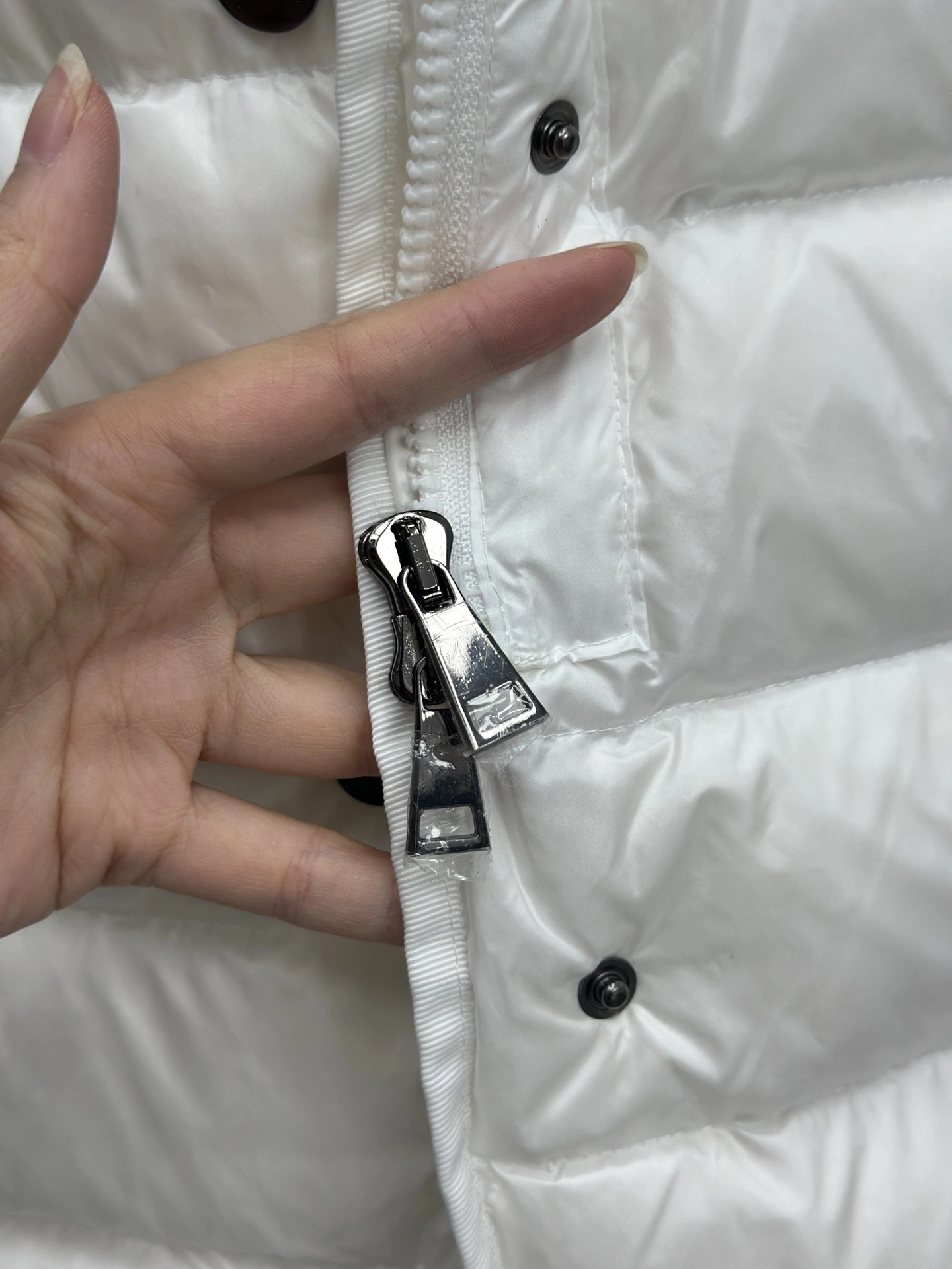 Moncler Down Jackets SunProtective 146665