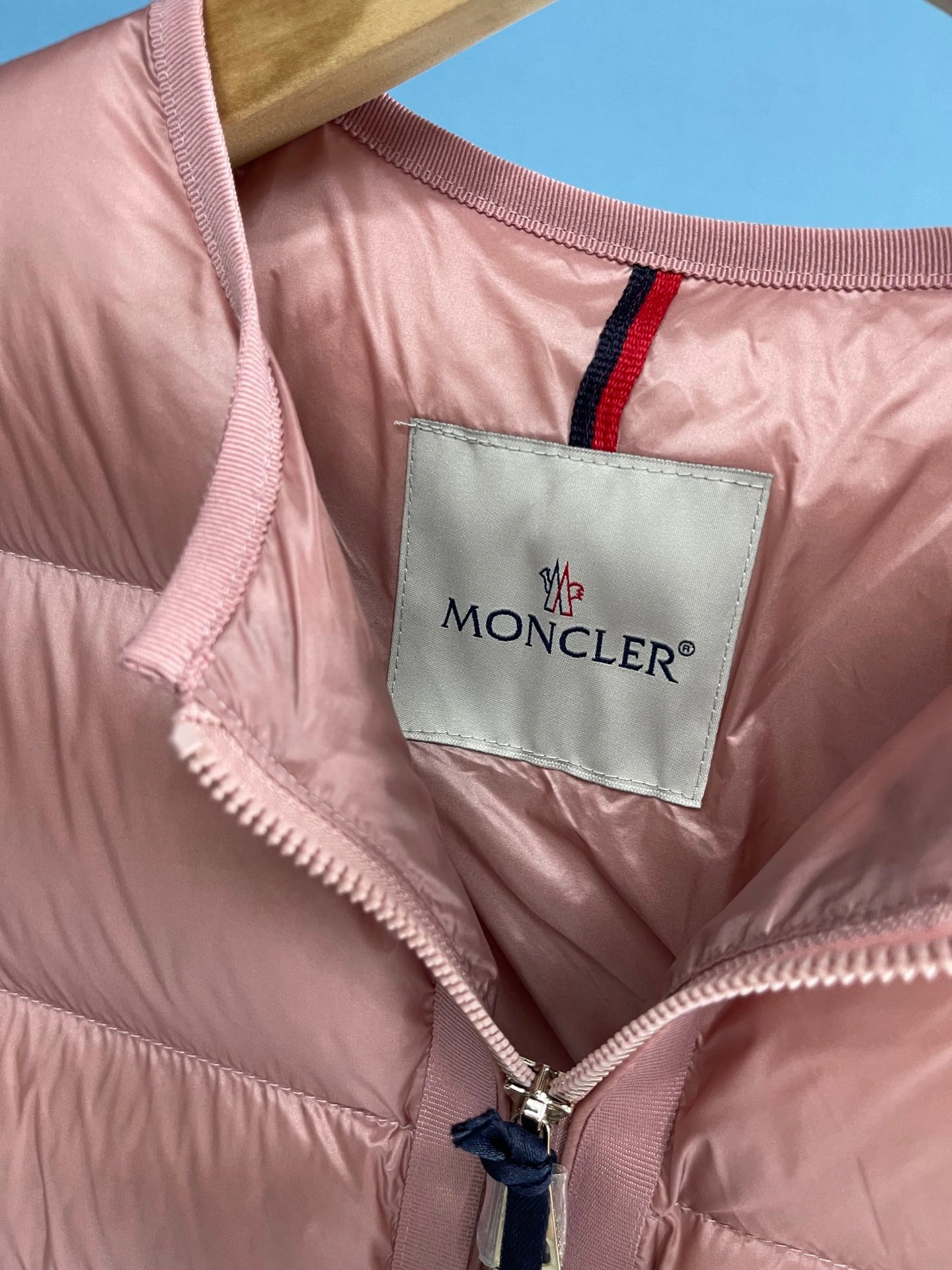 Original Moncler Down Jackets 146674