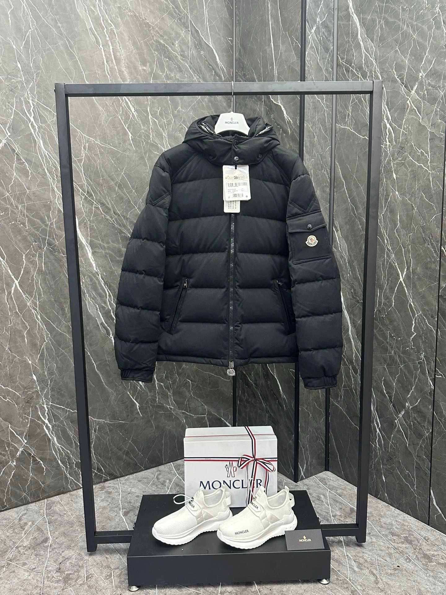 Moncler Down Jackets Lightweight 146657