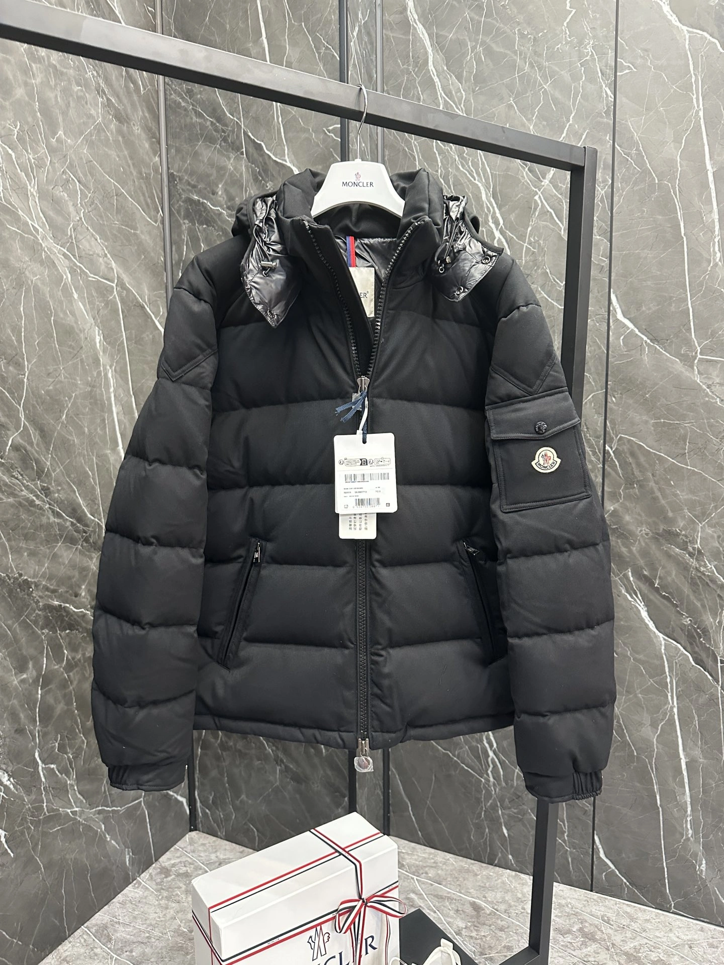 Moncler Down Jackets Lightweight 146657