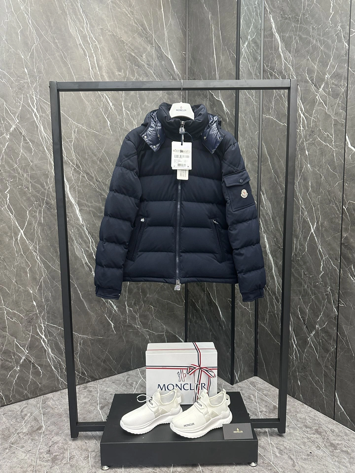 Moncler Down Jackets TechFriendly 146668