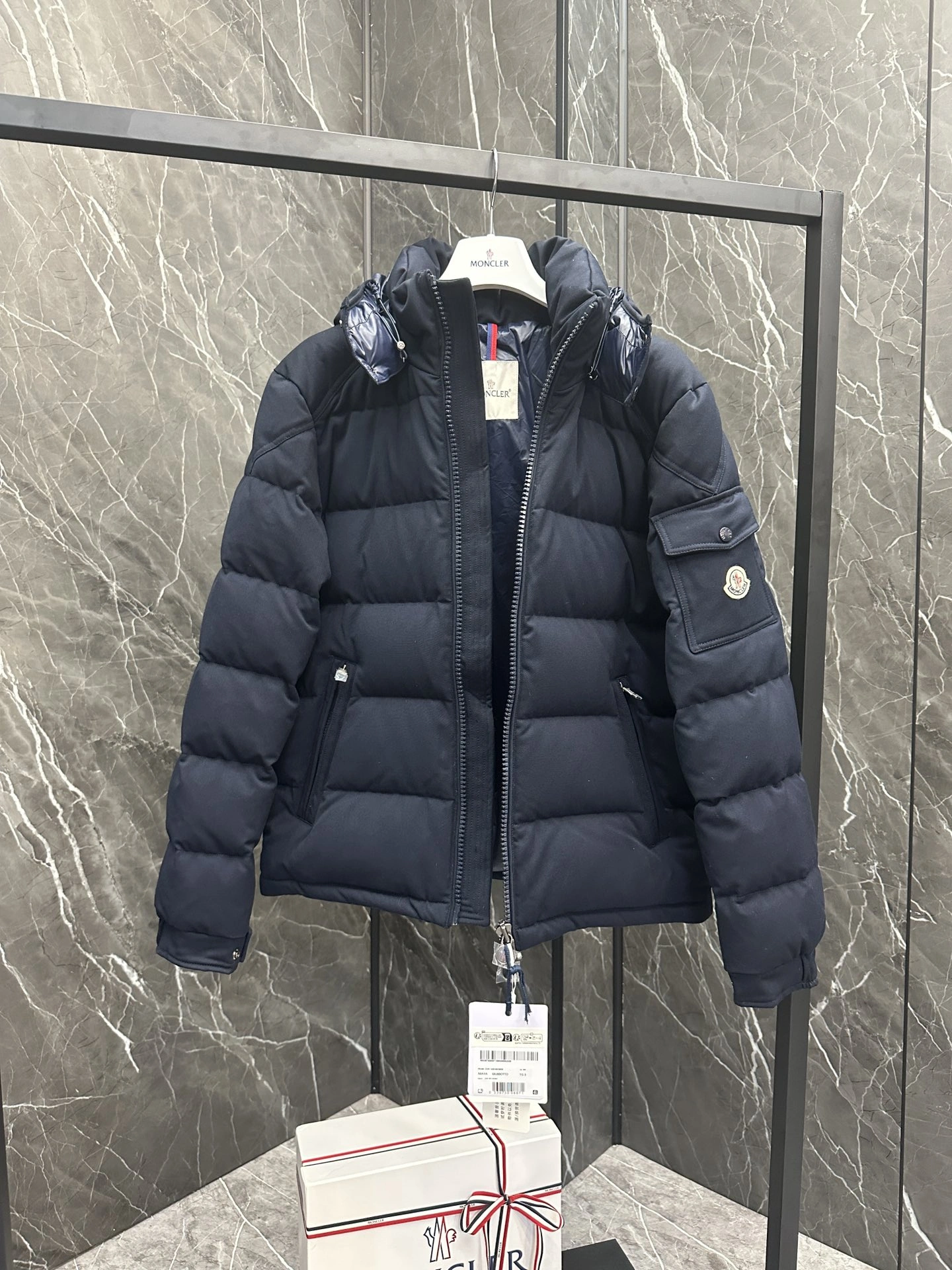 Moncler Down Jackets TechFriendly 146668