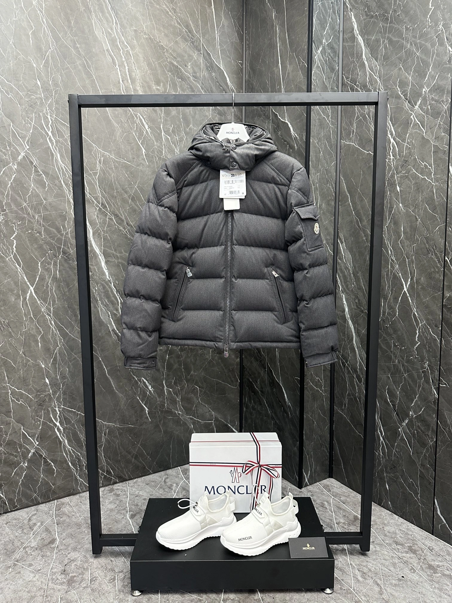 WellDesigned Moncler Down Jackets 146671