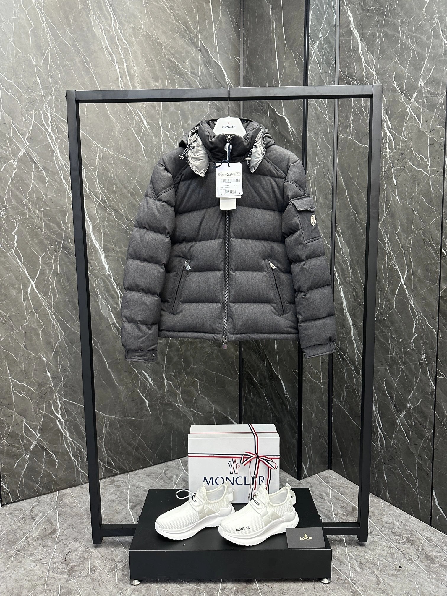 WellDesigned Moncler Down Jackets 146671