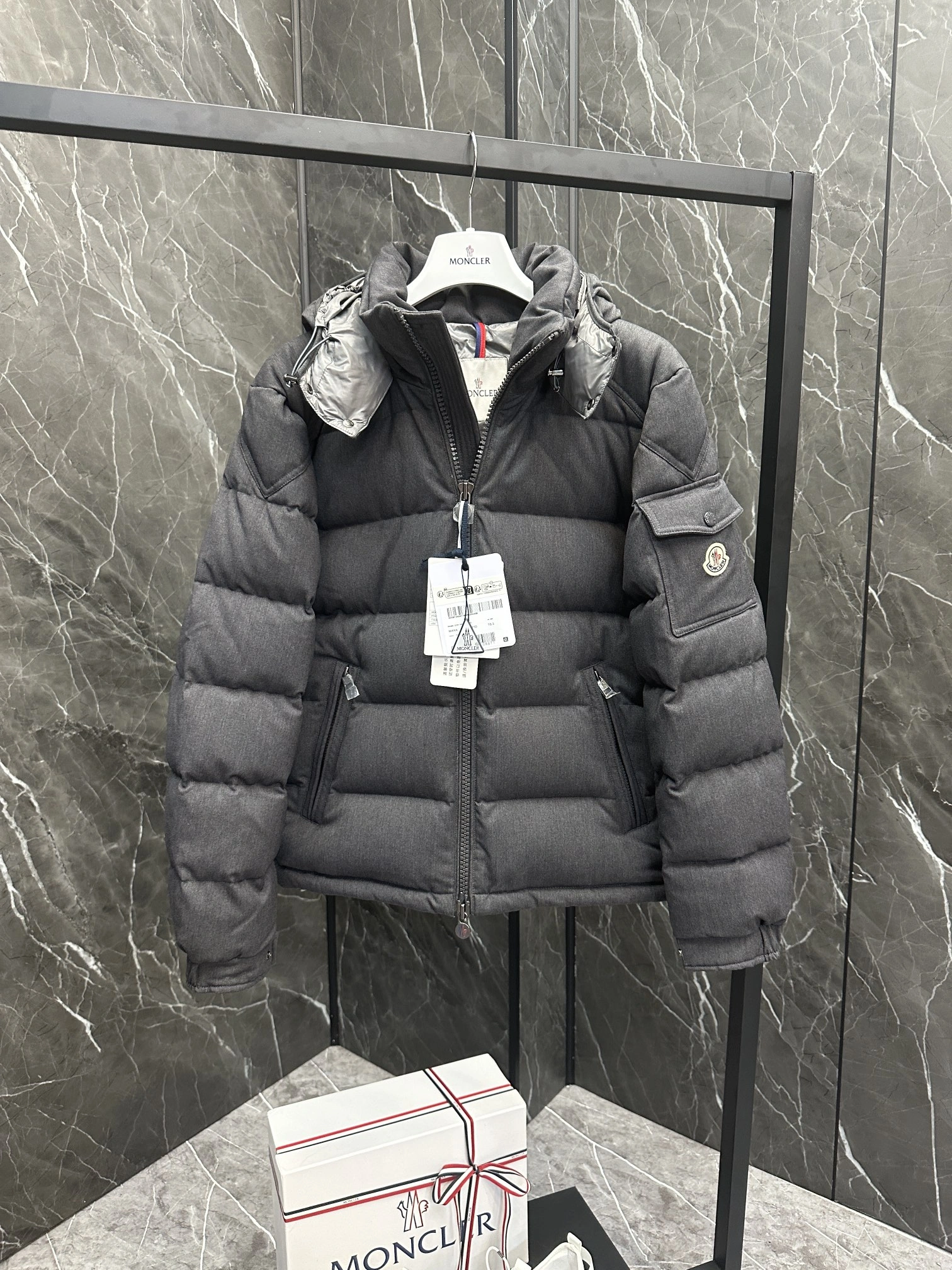 WellDesigned Moncler Down Jackets 146671