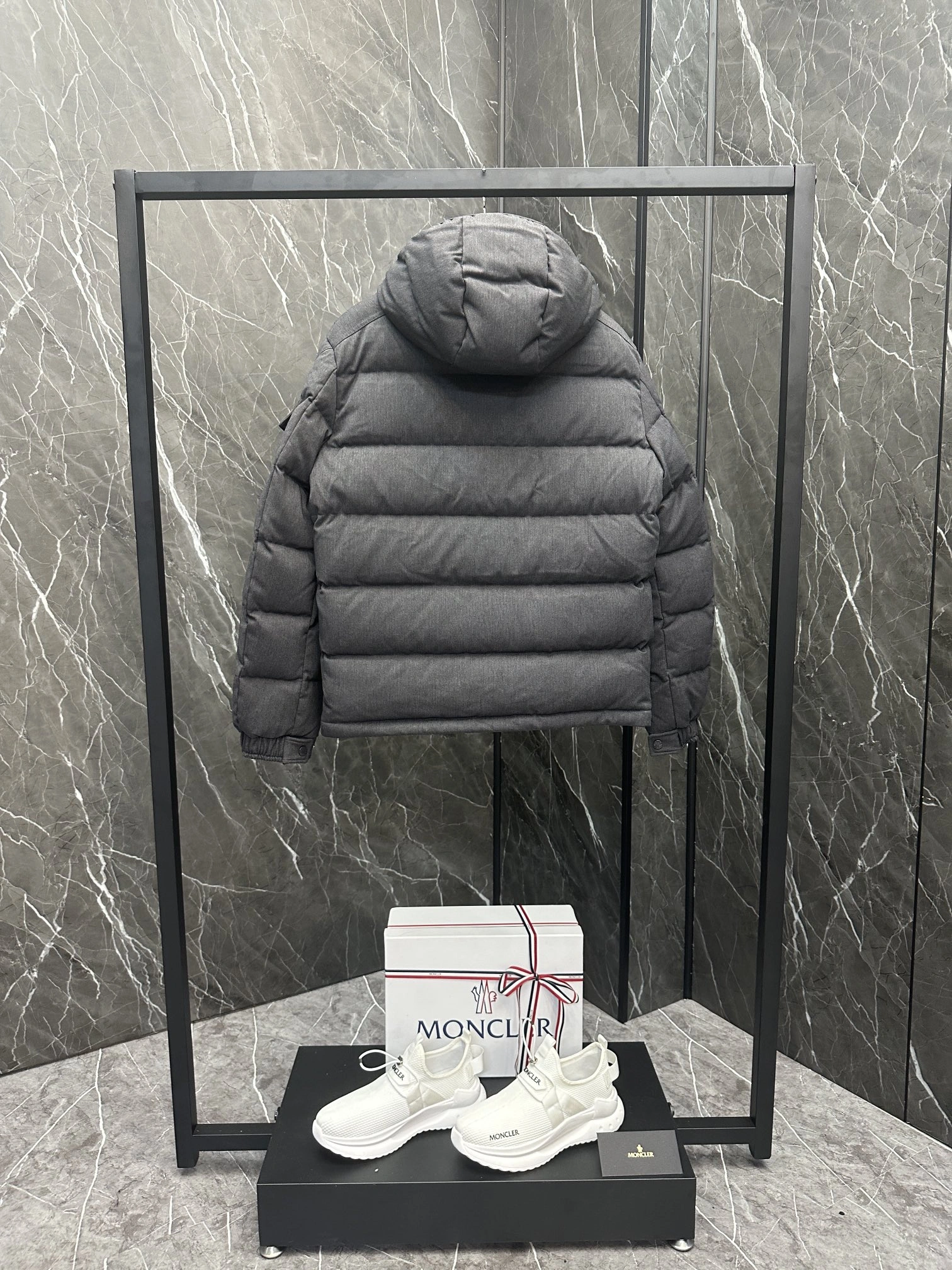 WellDesigned Moncler Down Jackets 146671