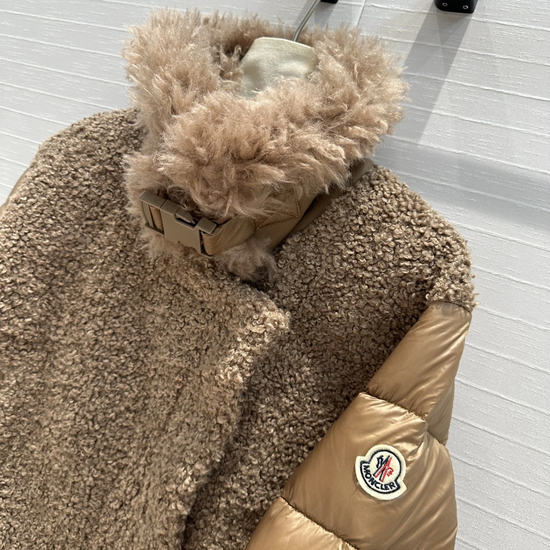 Moncler Down Jackets Classic 146661
