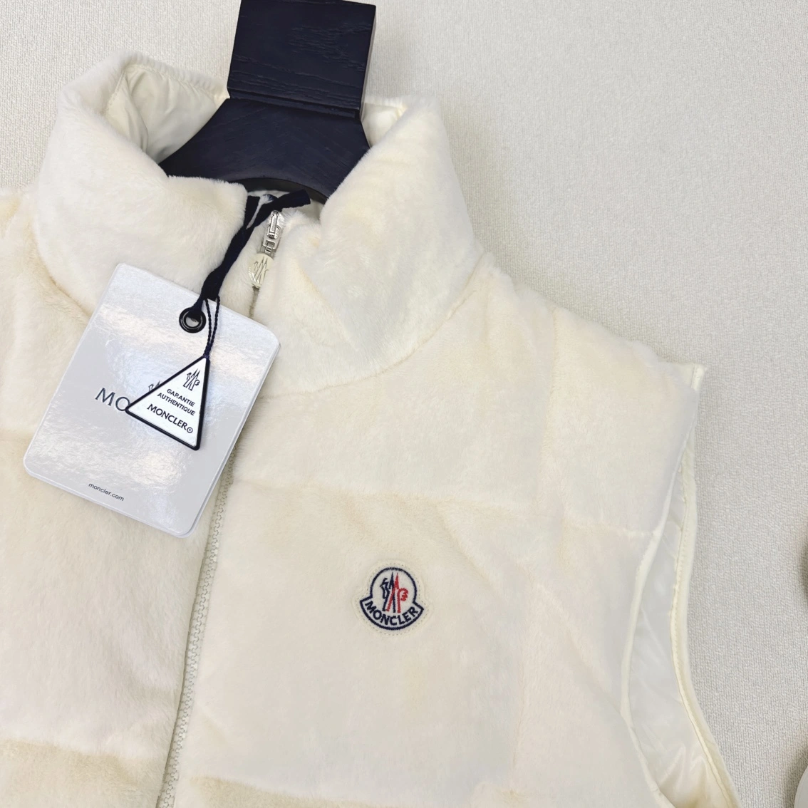 Moncler Down Jackets Trendsetting 146673