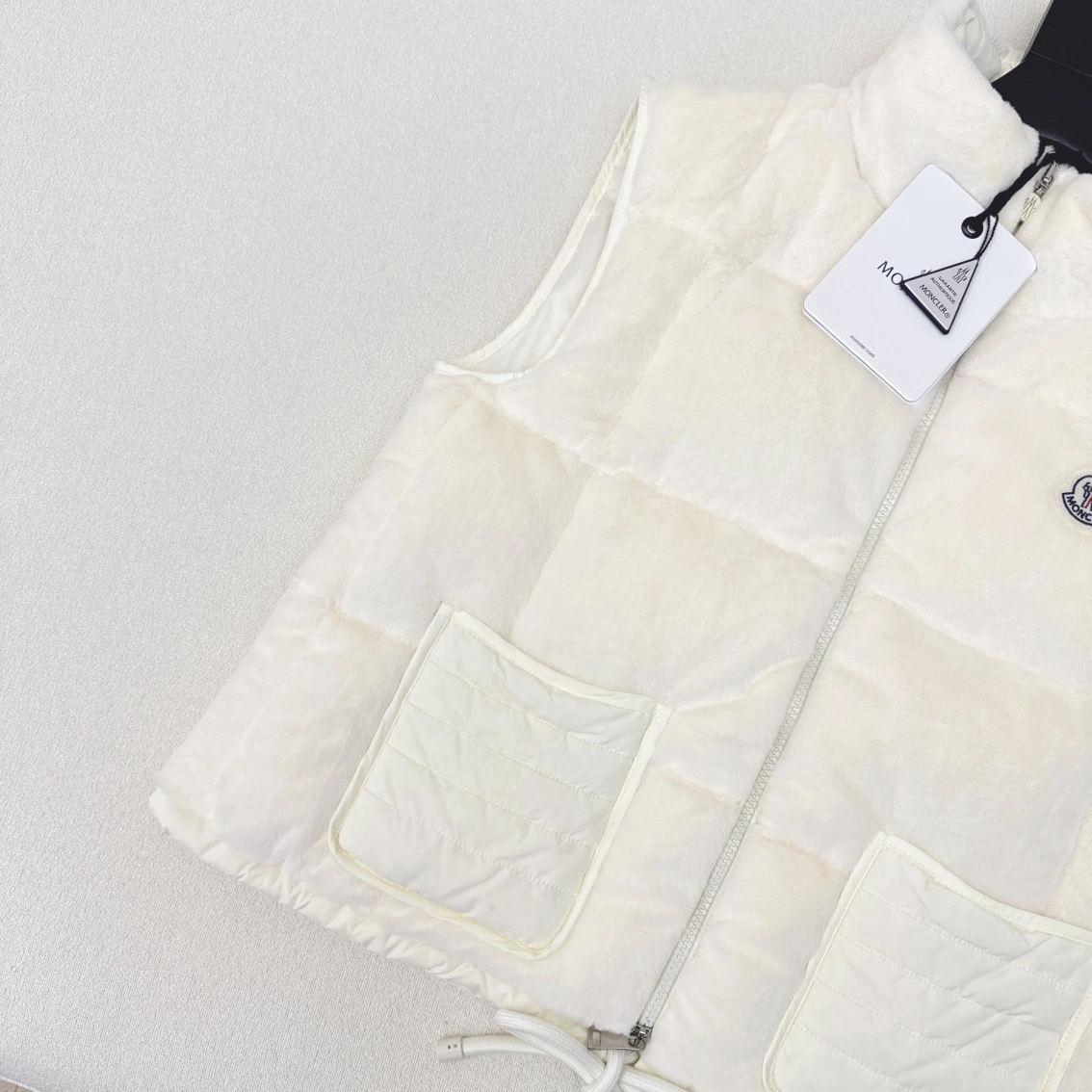 Moncler Down Jackets Trendsetting 146673