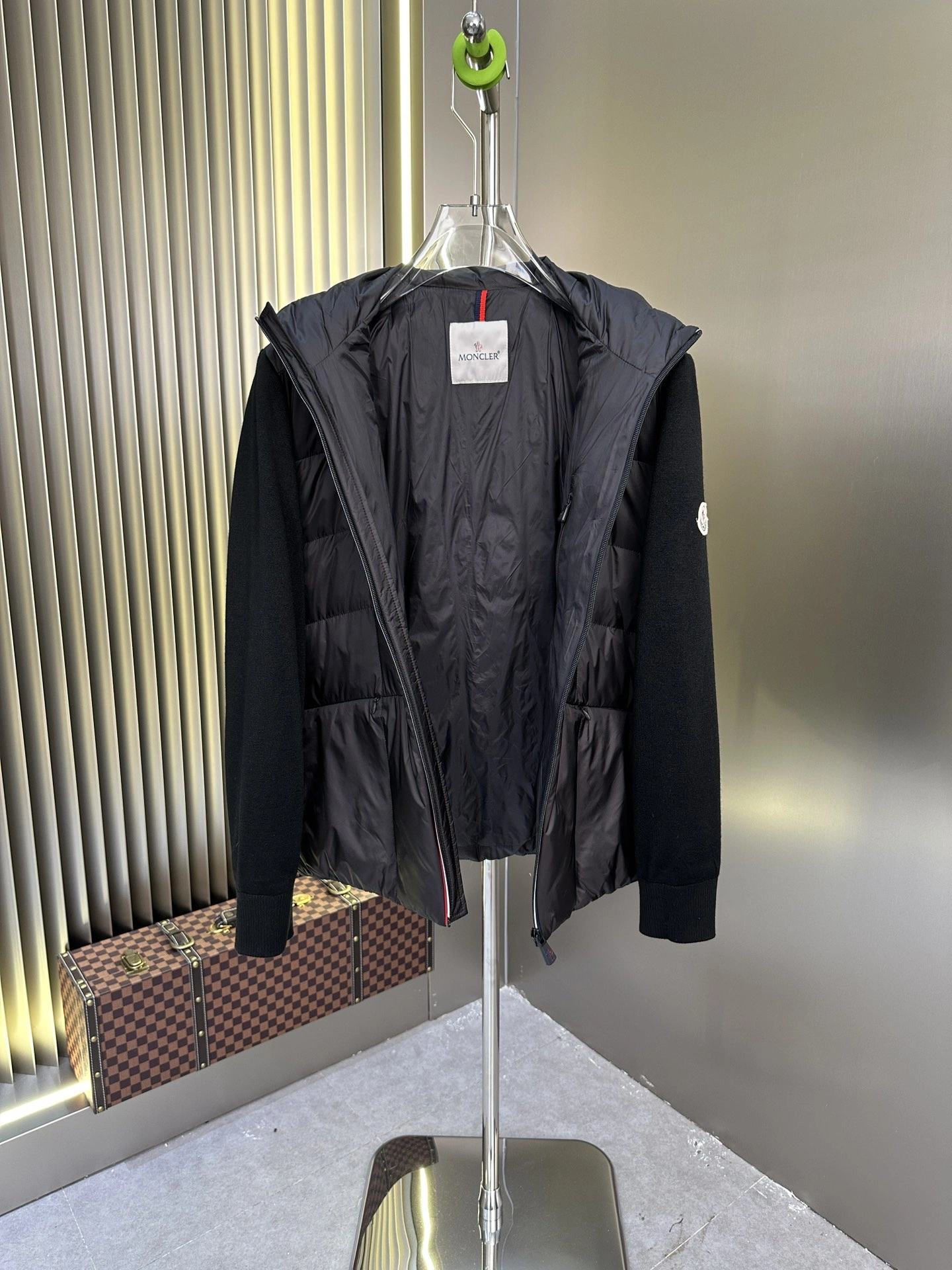 HighQuality Moncler Down Jackets 146654