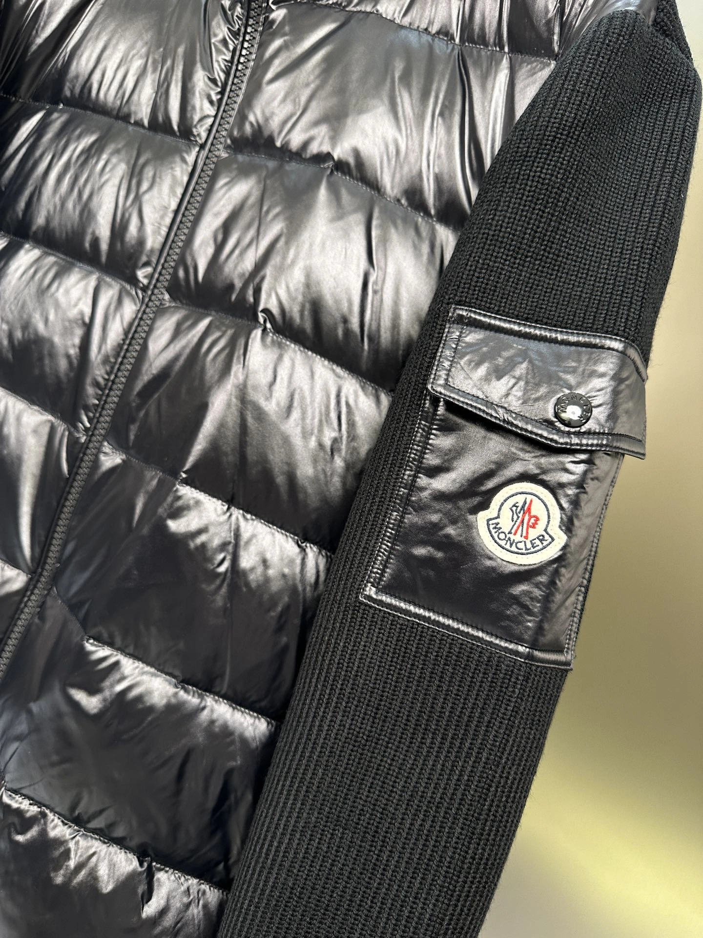 Moncler Down Jackets Bold 146663