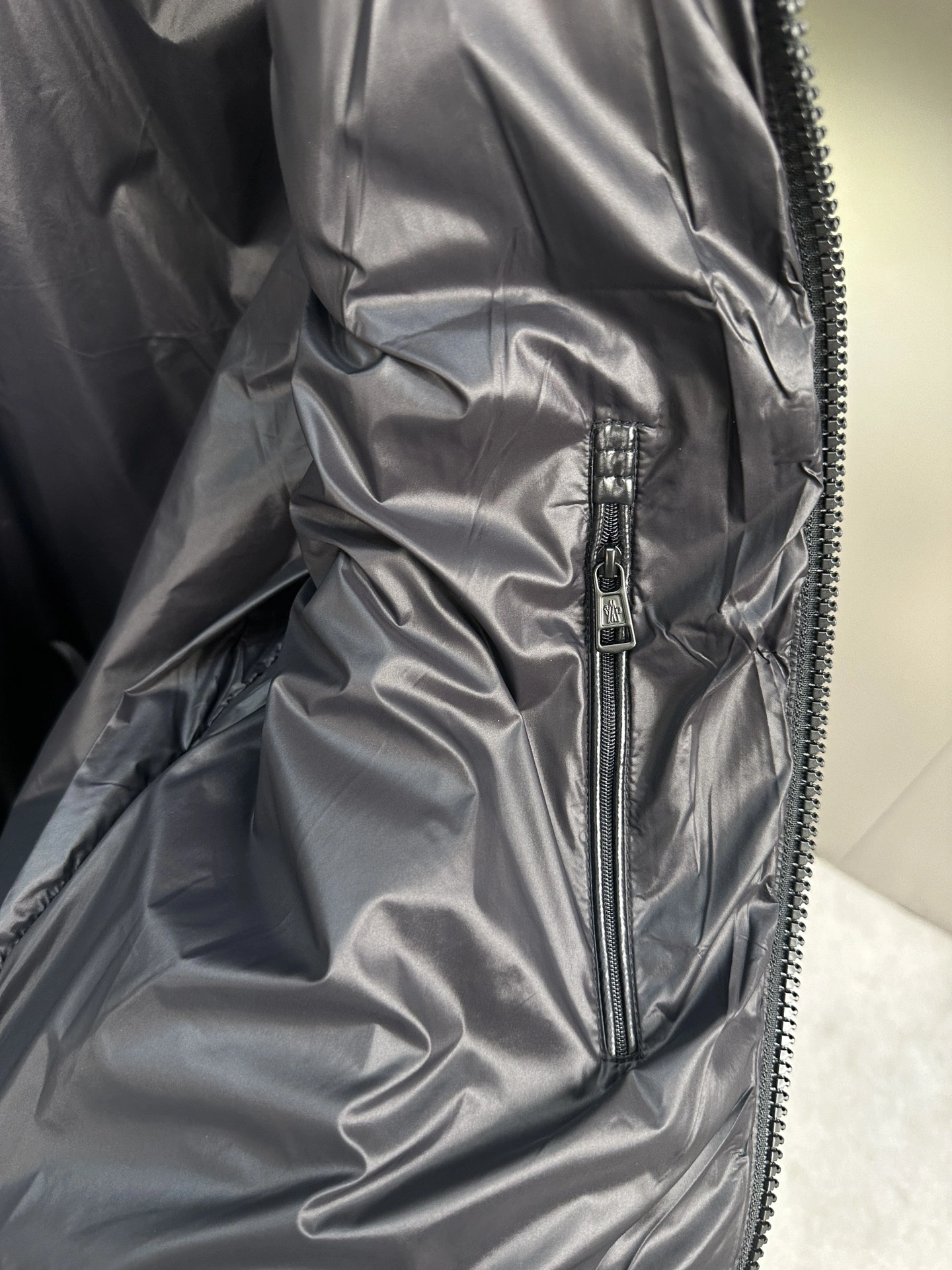 Moncler Down Jackets Bold 146663