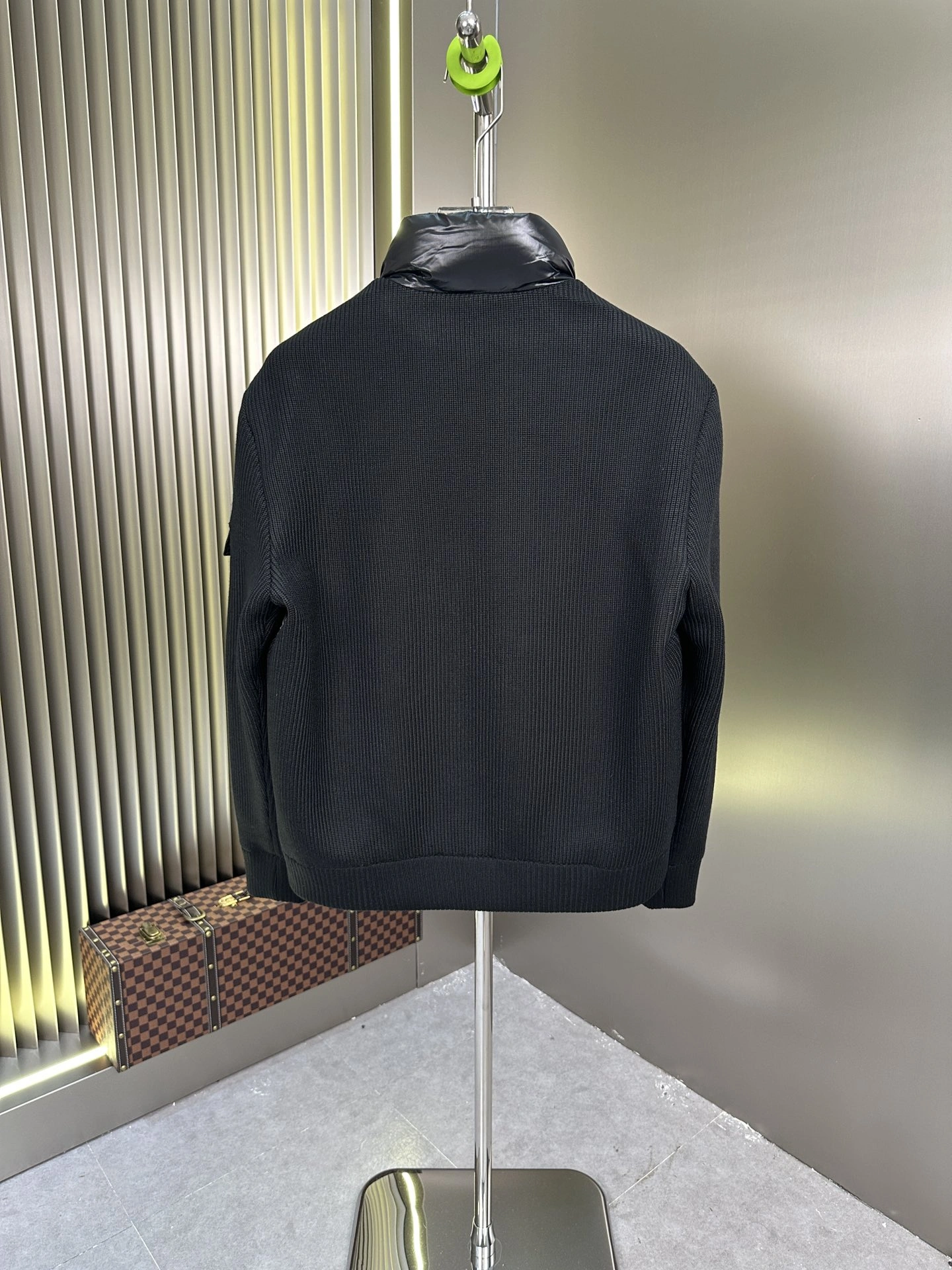 Moncler Down Jackets Bold 146663
