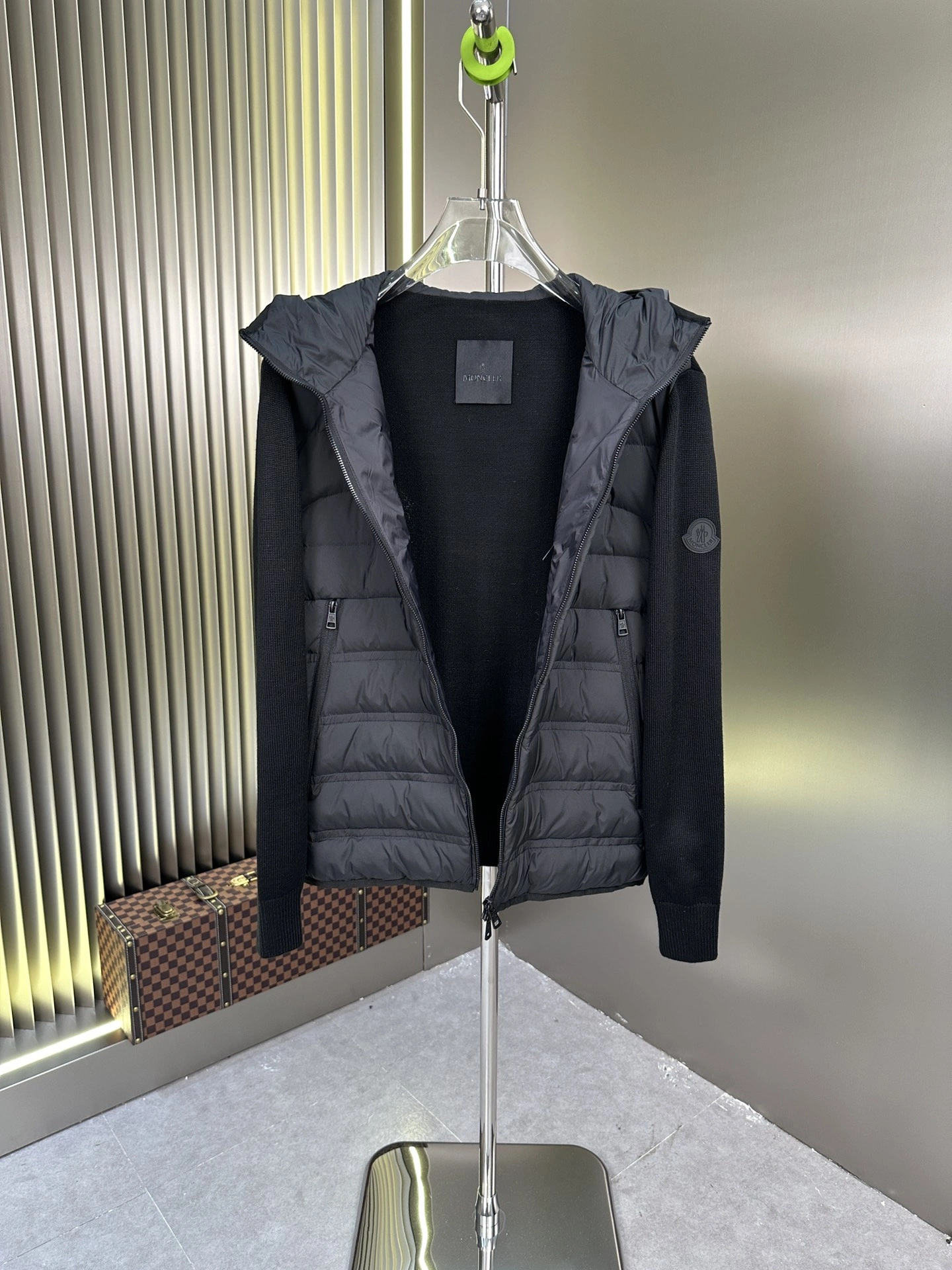 Comfortable Moncler Down Jackets 146672
