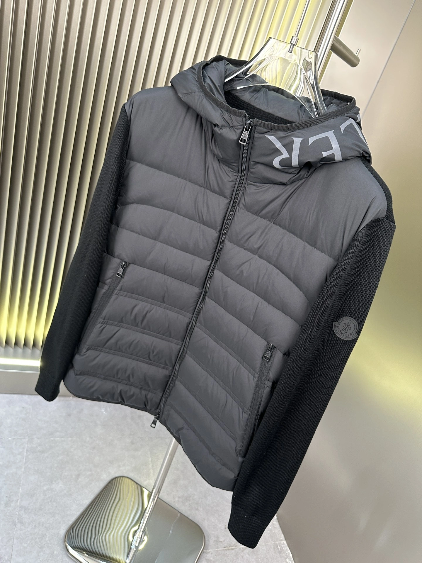 Comfortable Moncler Down Jackets 146672
