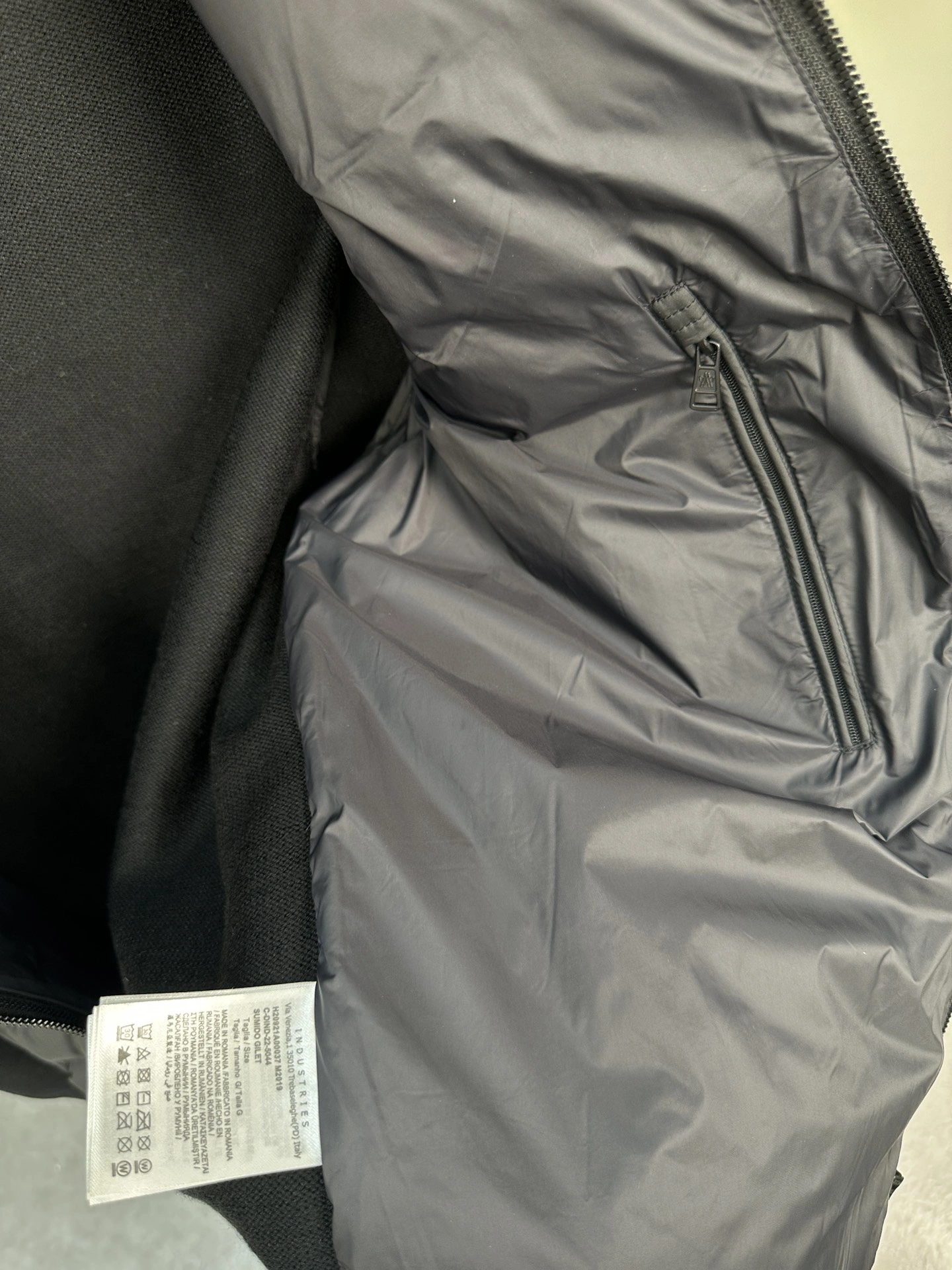 Comfortable Moncler Down Jackets 146672