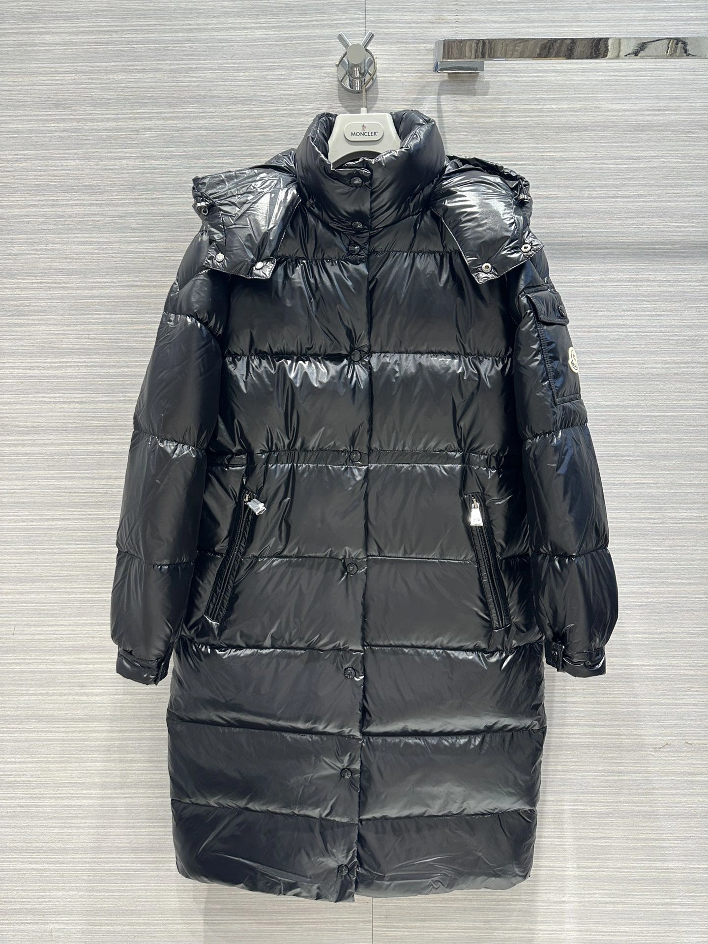 Moncler Down Jackets Durable 146653