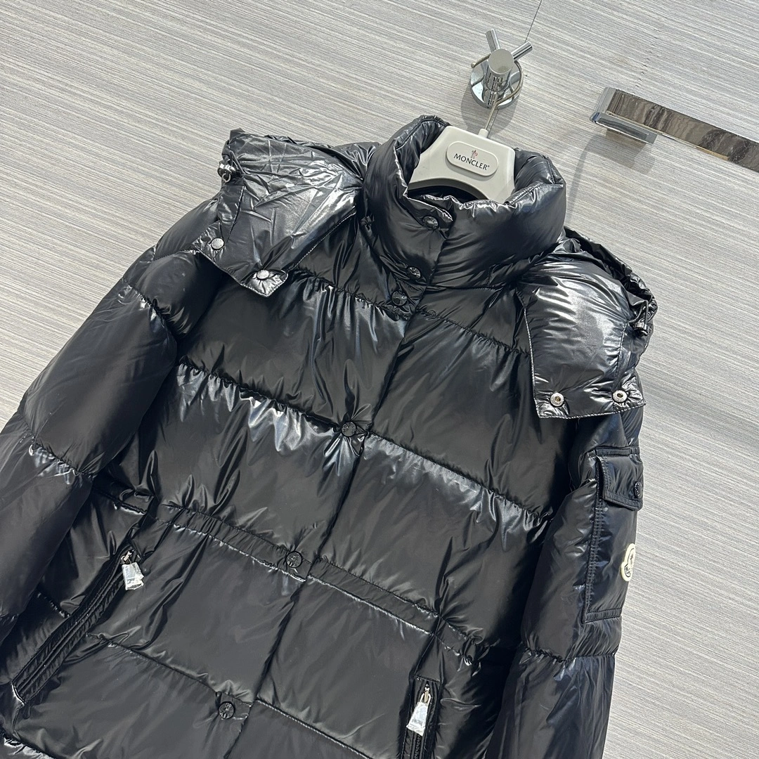Moncler Down Jackets Durable 146653