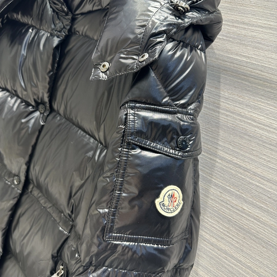 Moncler Down Jackets Durable 146653
