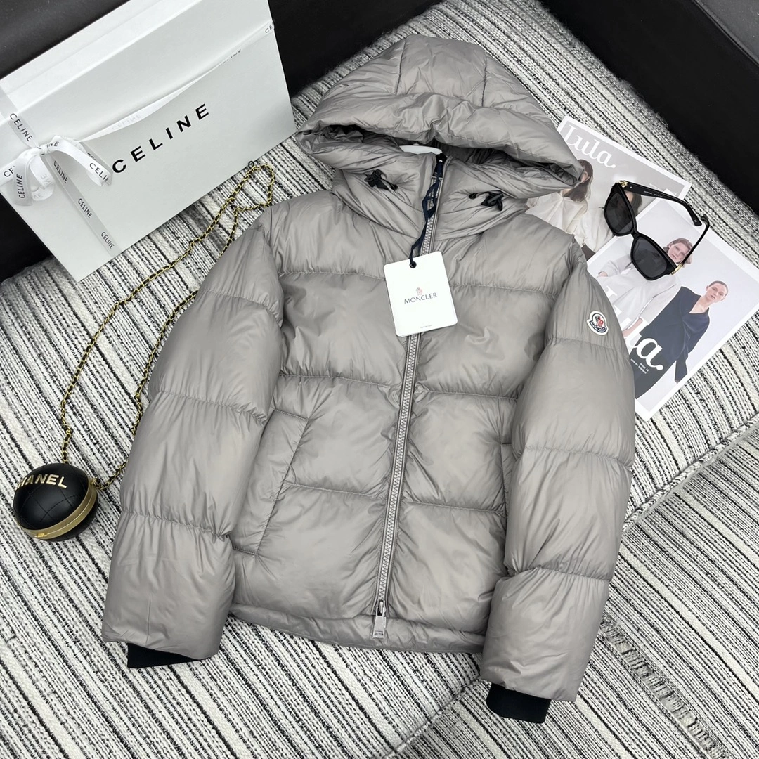 Moncler Down Jackets Original 146651