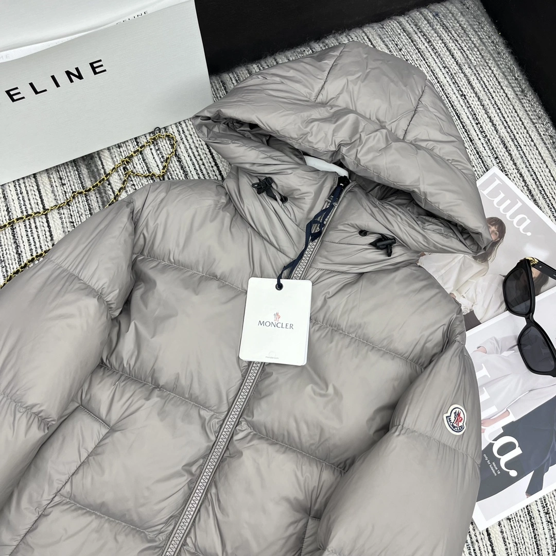 Moncler Down Jackets Original 146651