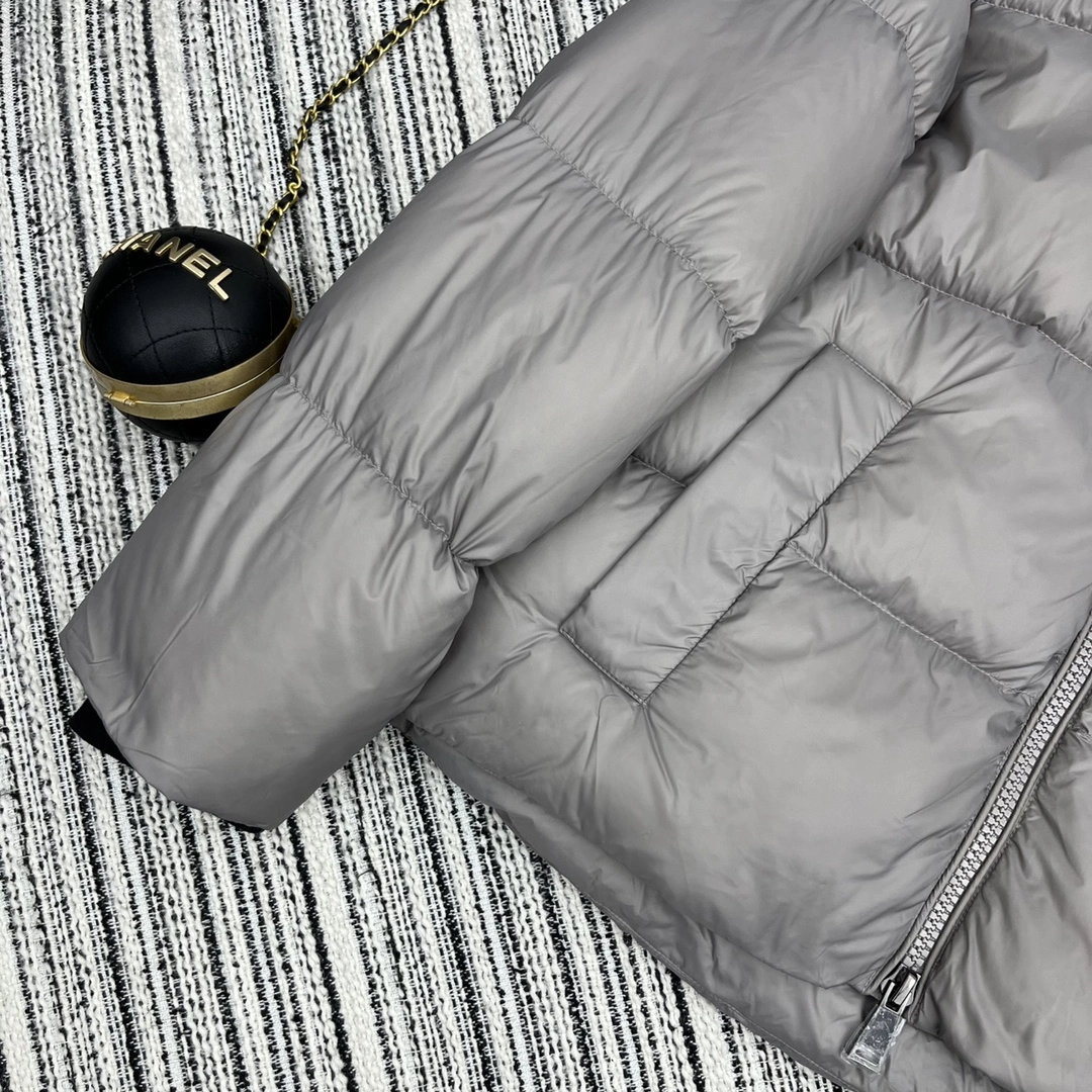 Moncler Down Jackets Original 146651