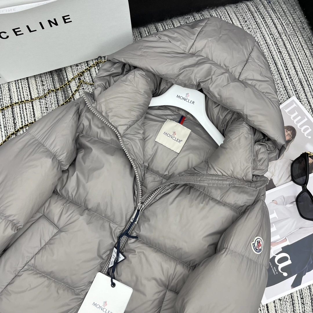 Moncler Down Jackets Original 146651