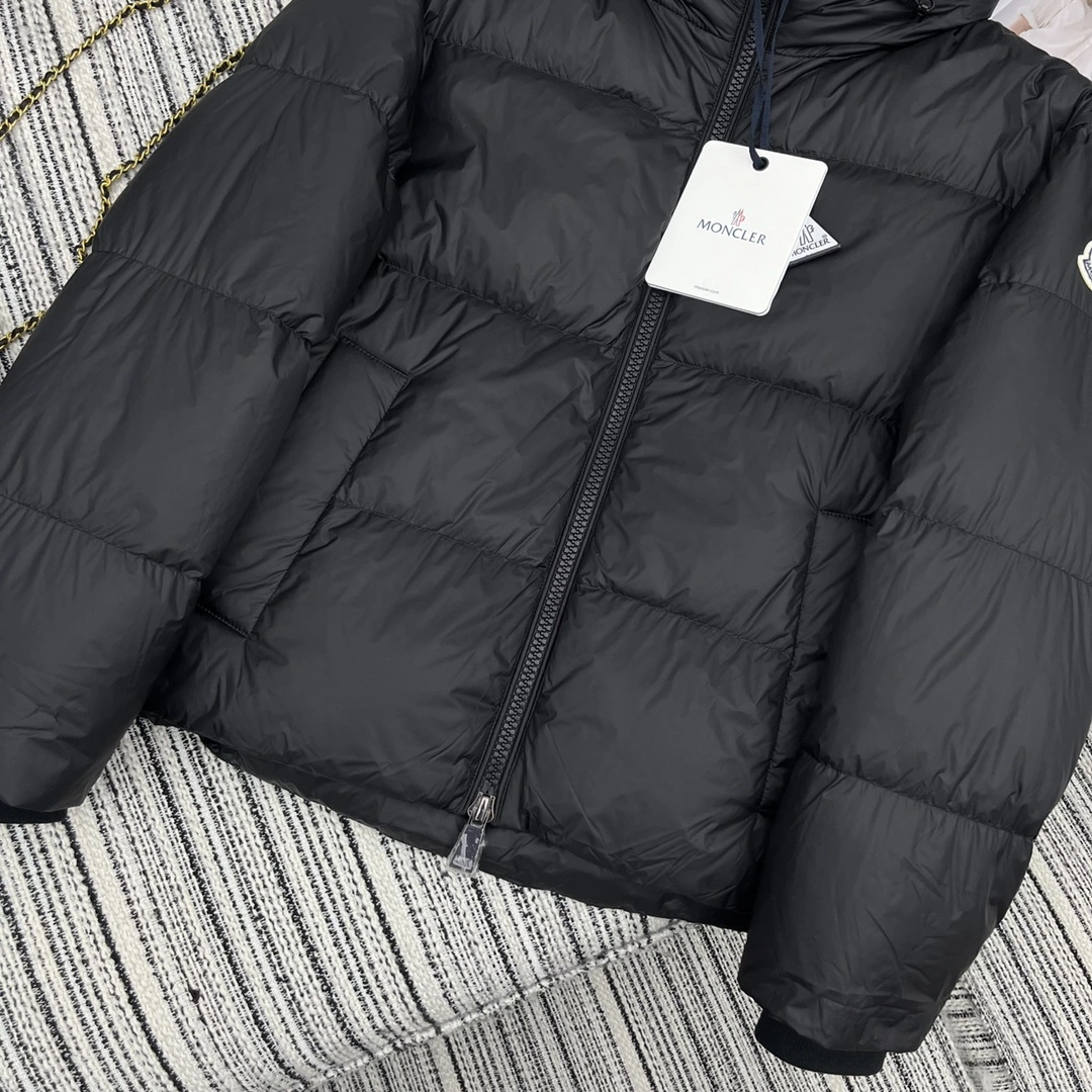 Reliable Moncler Down Jackets 146675
