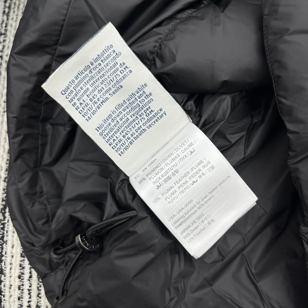 Reliable Moncler Down Jackets 146675